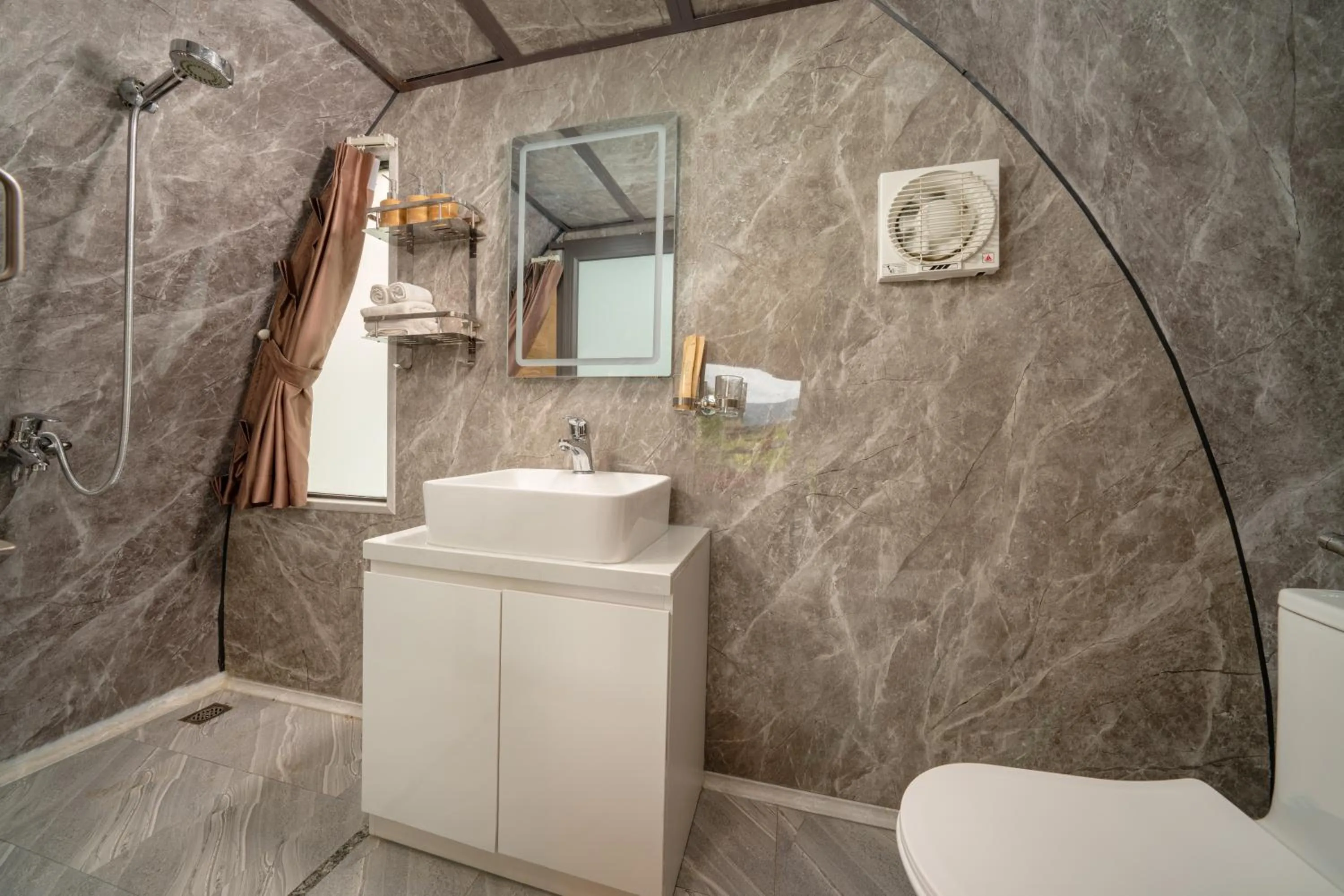 Toilet in Puluong Retreat