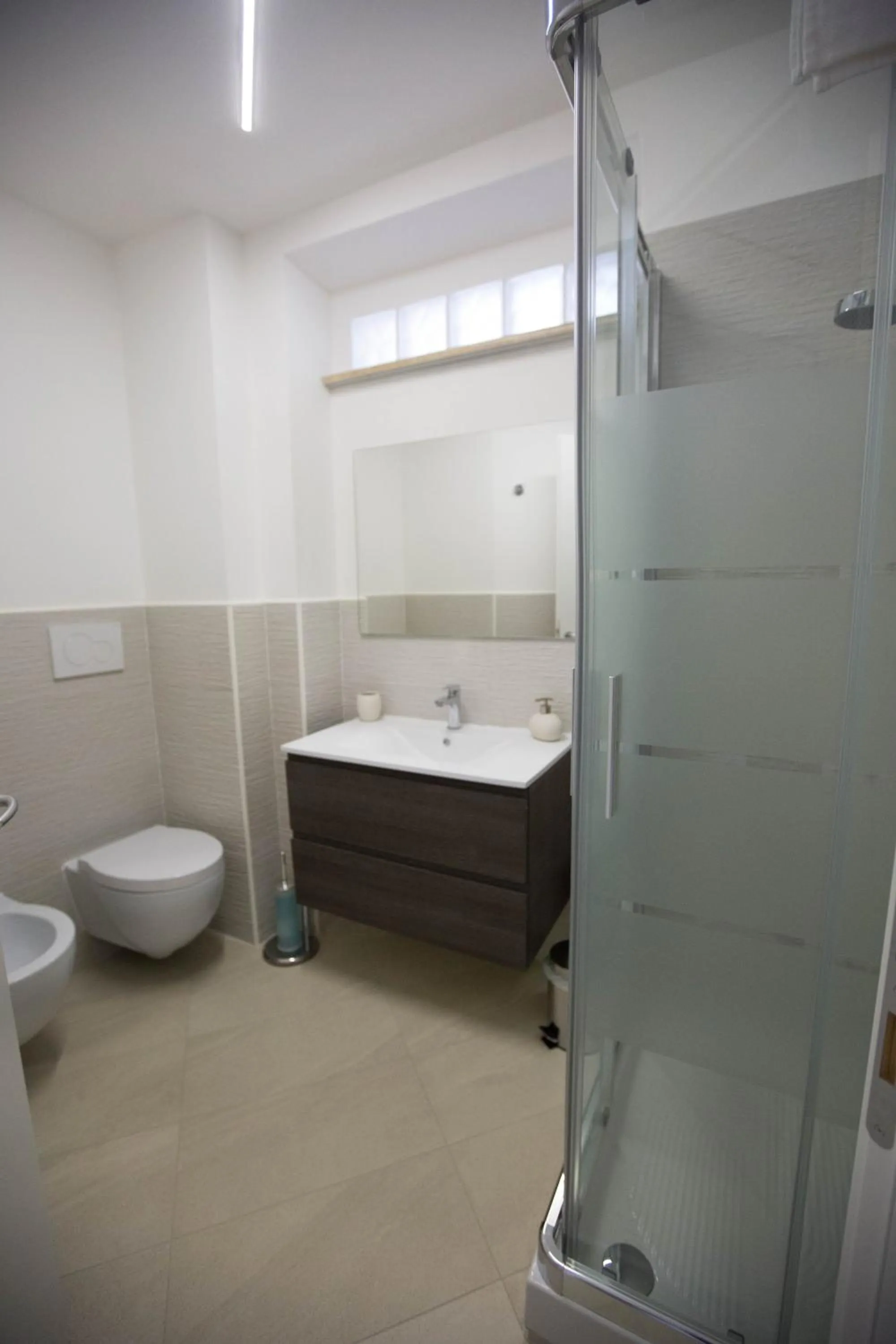 Photo of the whole room in 4 Rent