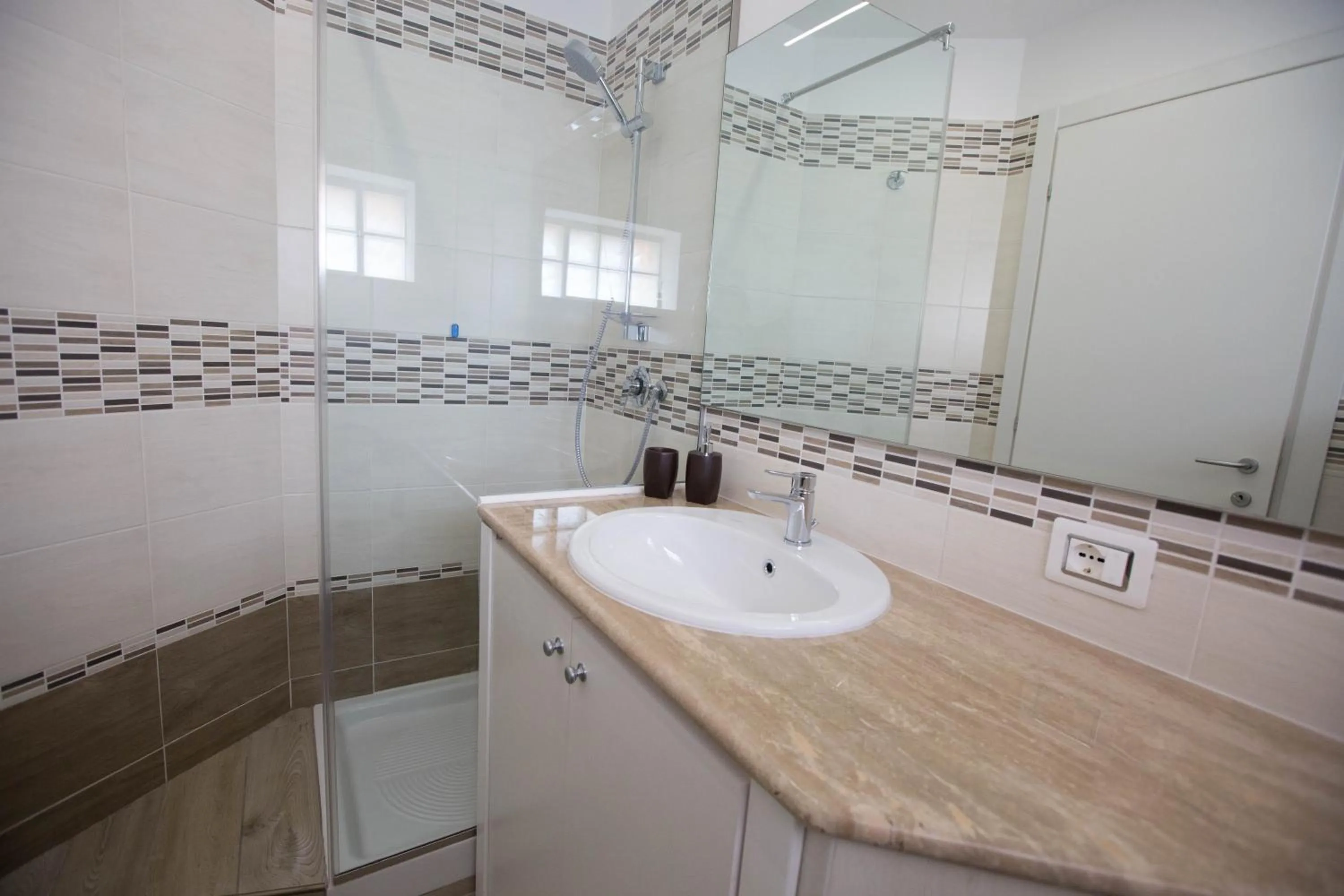 Photo of the whole room in 4 Rent