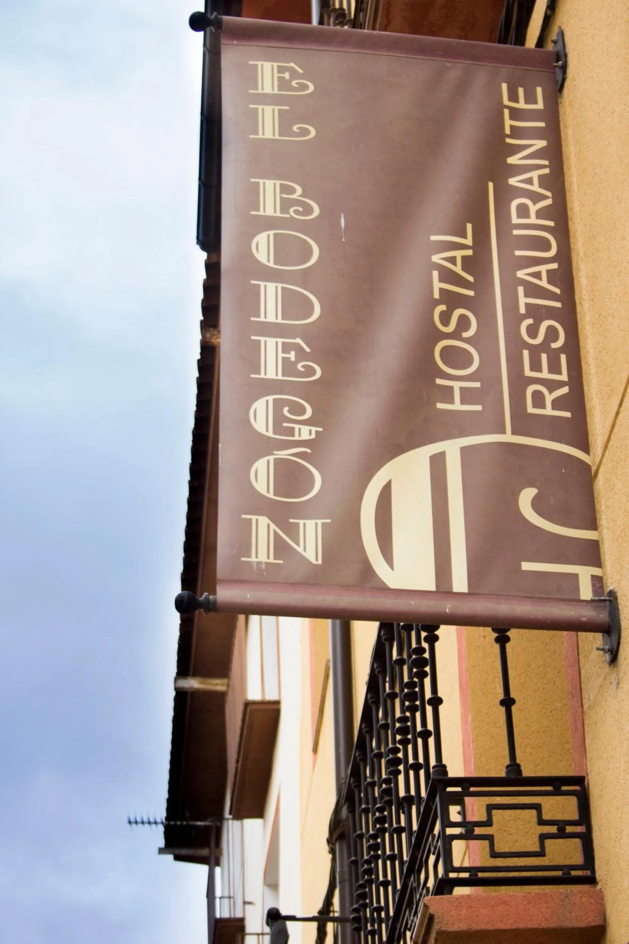 Property building in Hostal El Bodegon