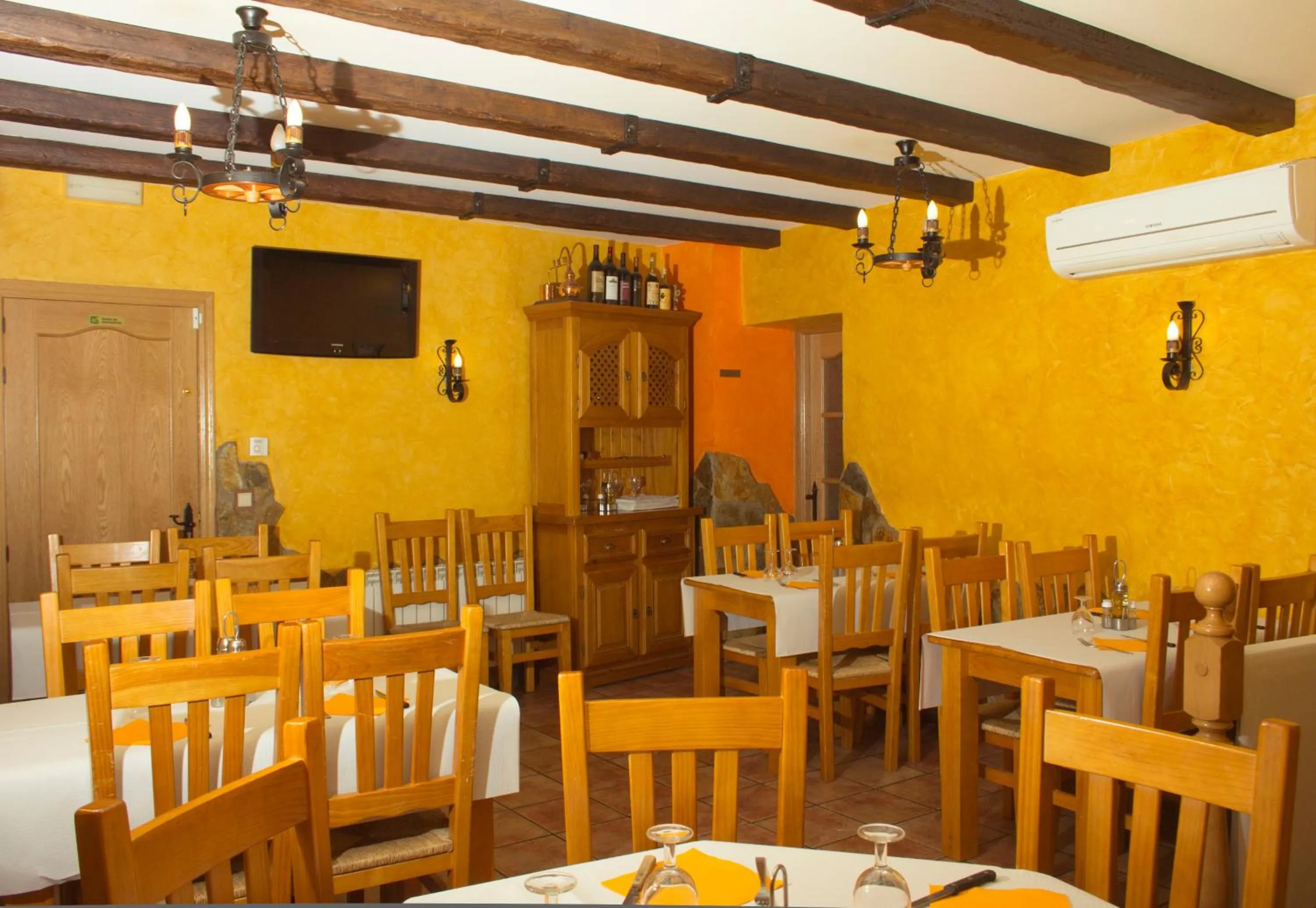 Restaurant/places to eat in Hostal El Bodegon