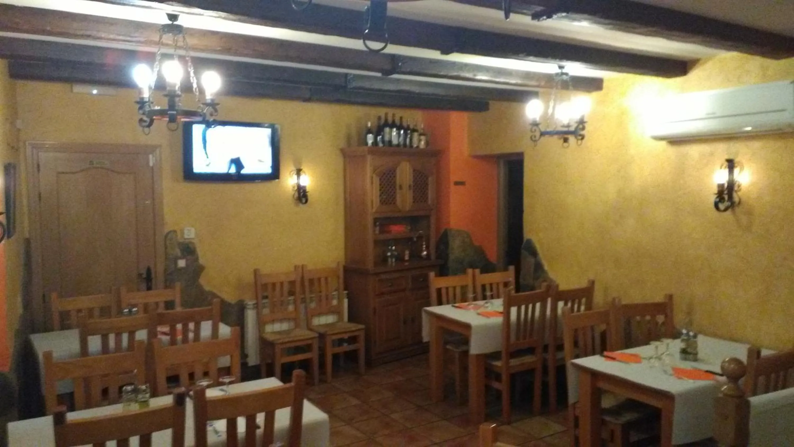 Restaurant/places to eat in Hostal El Bodegon