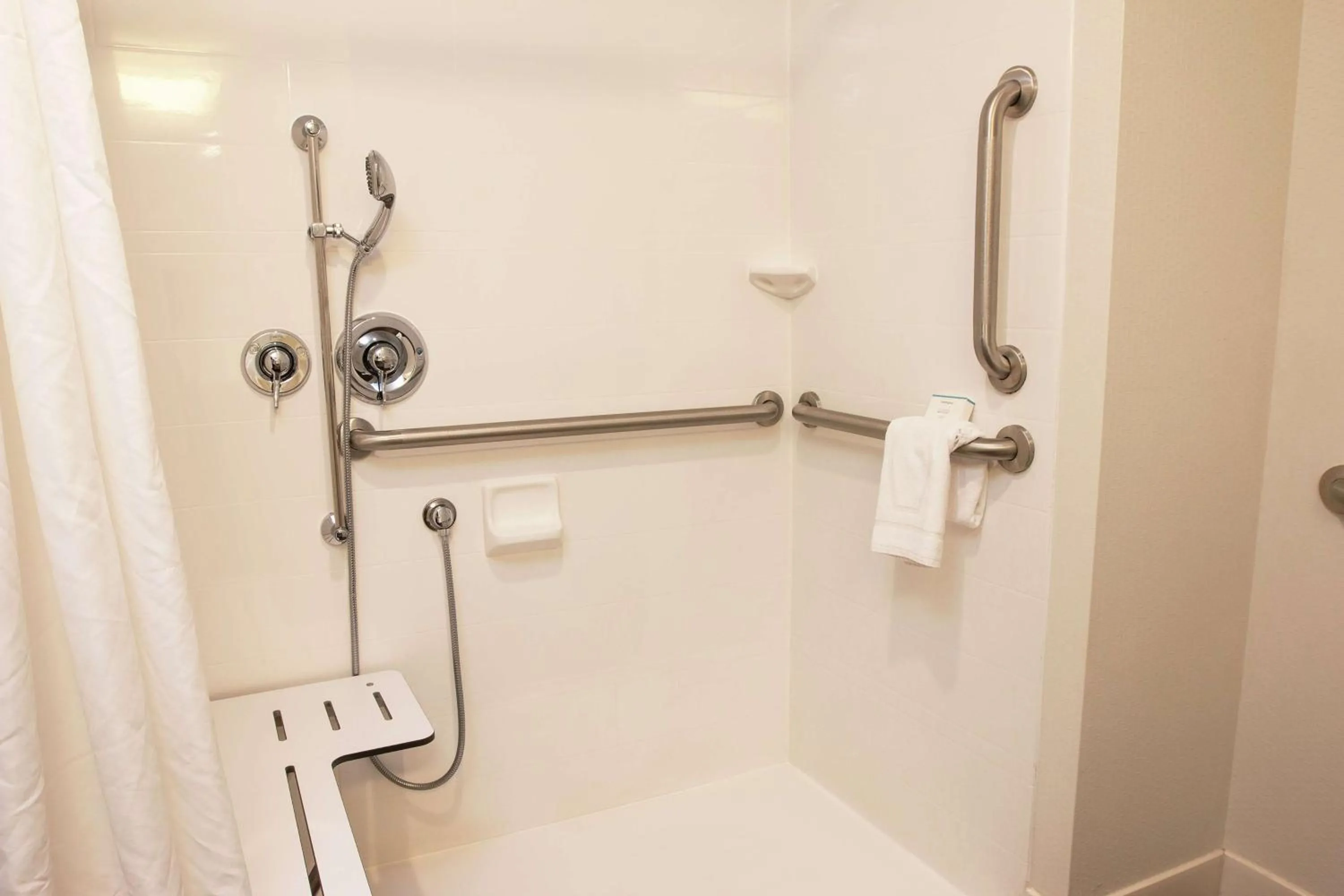 Bathroom in Hampton Inn & Suites Boone, Nc