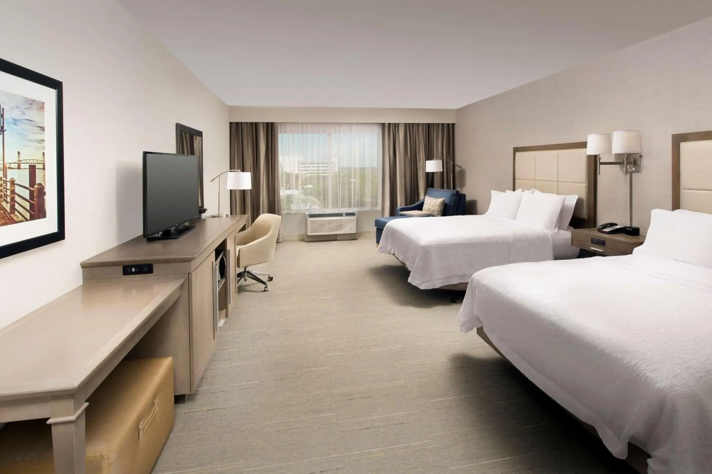 Queen Room with Two Queen Beds - Hearing Access/Non-Smoking in Hampton Inn Wilmington Downtown Queen Room with Two Queen Beds - Hearing Access/Non-Smoking in Hampton Inn Wilmington Downtown