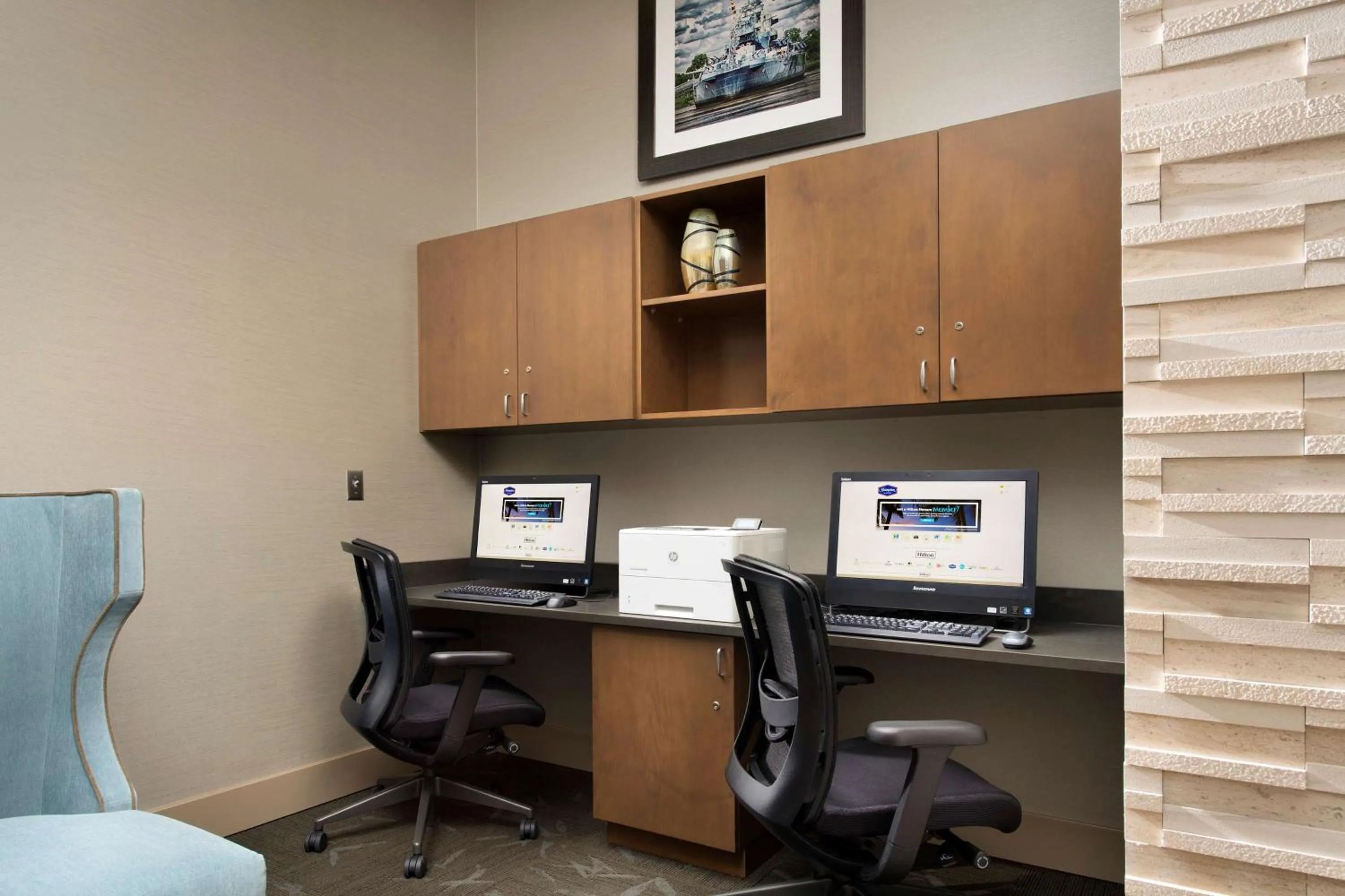 Business facilities in Hampton Inn Wilmington Downtown