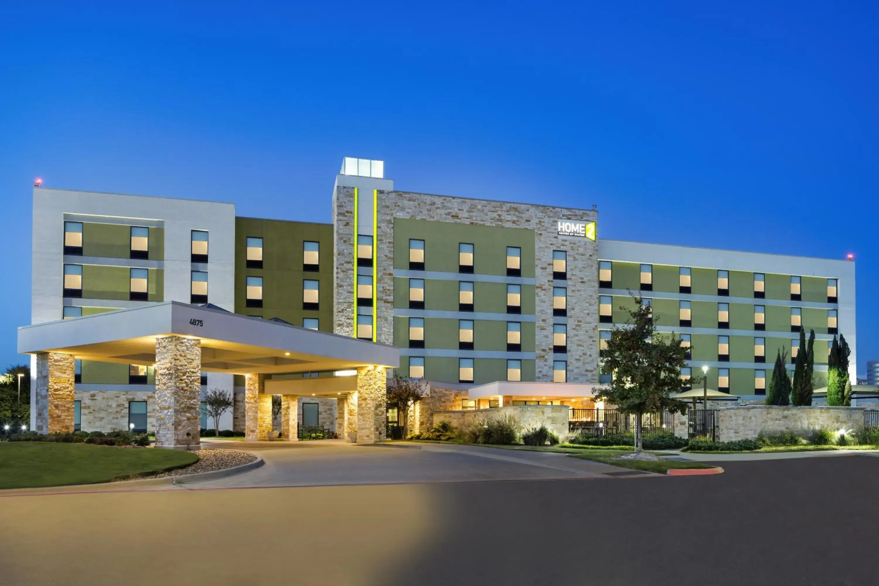 Property building in Home2 Suites By Hilton Dallas Addison Property building in Home2 Suites By Hilton Dallas Addison