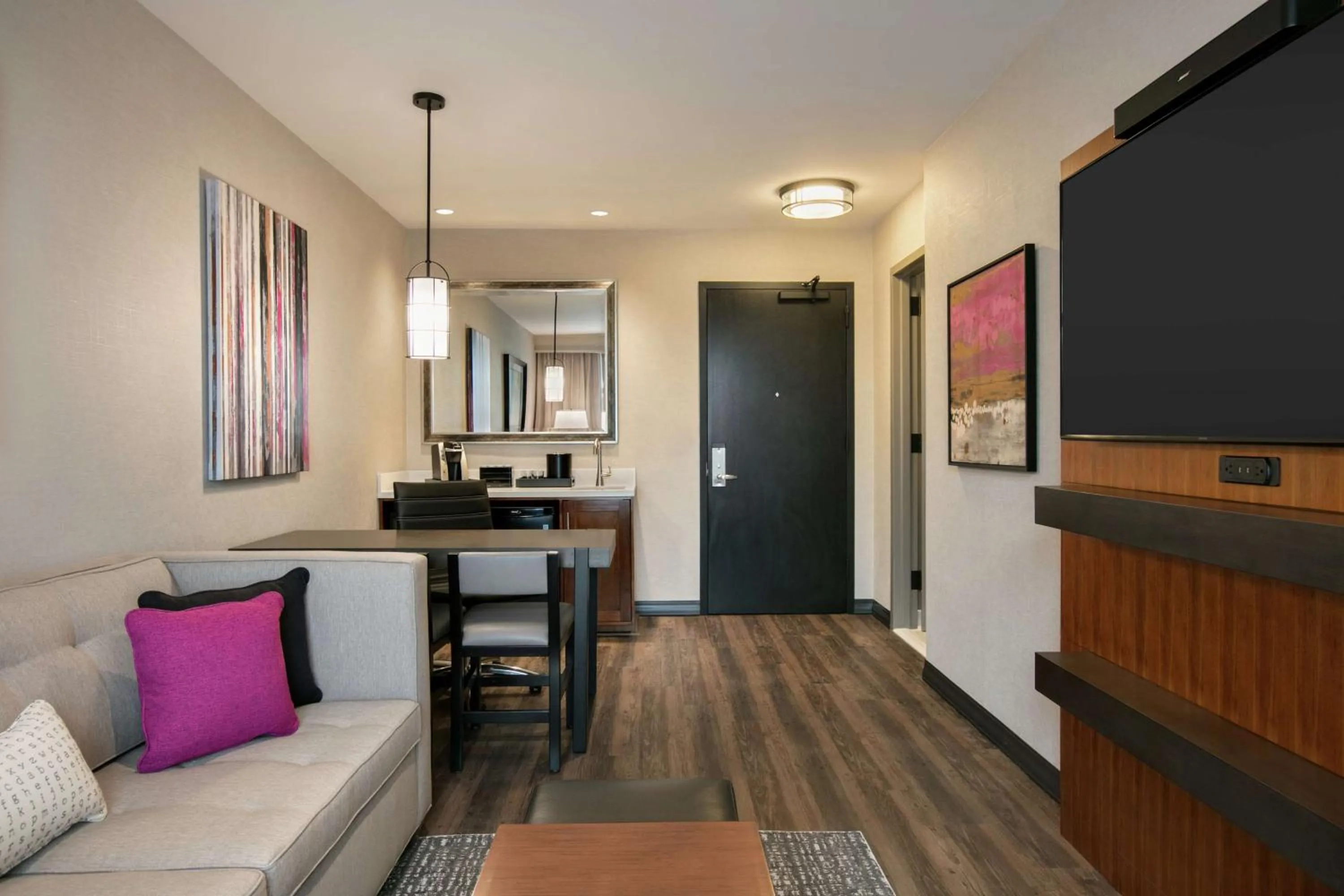 Bedroom in Embassy Suites By Hilton Berkeley Heights