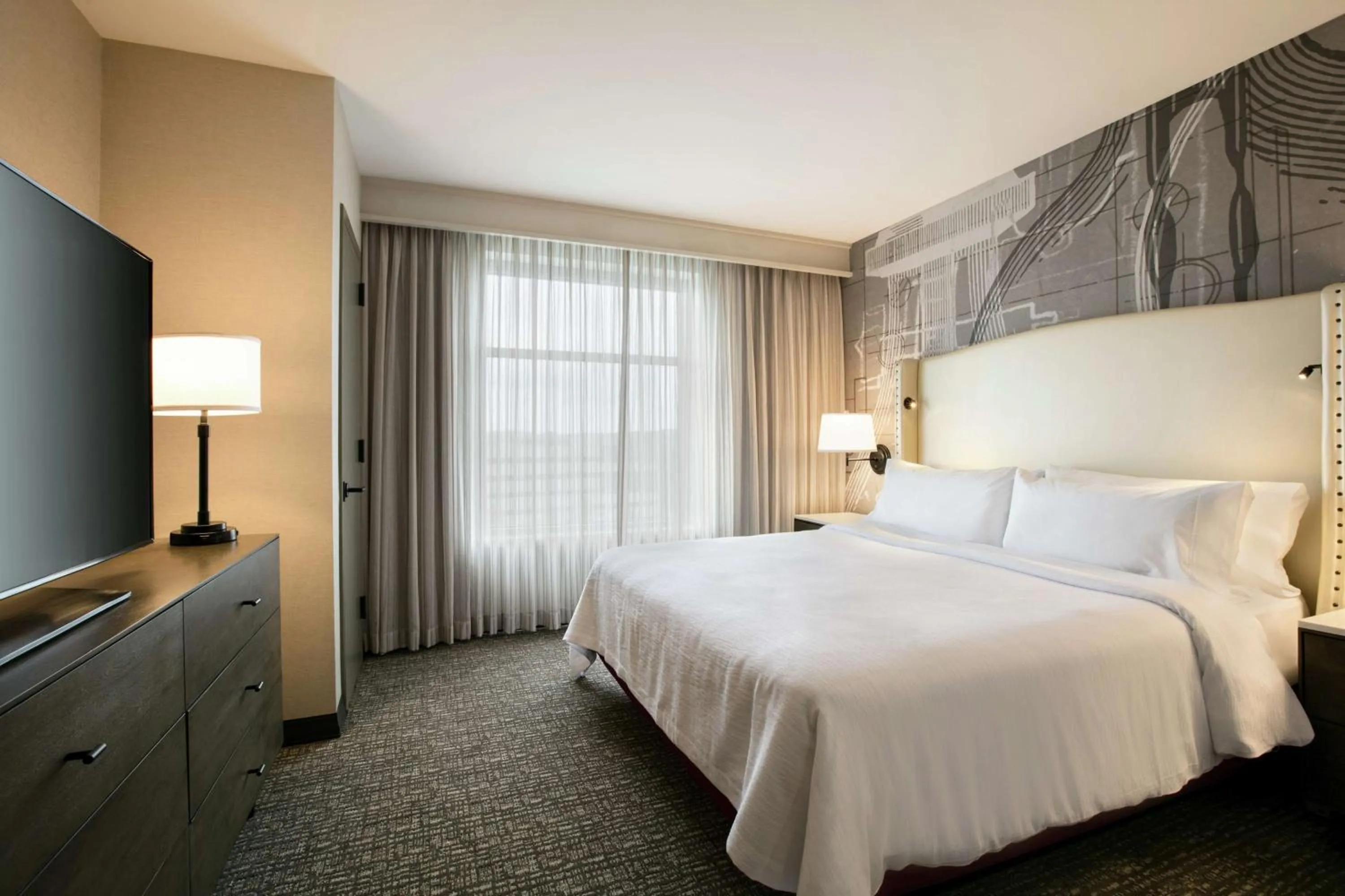 Bed in Embassy Suites By Hilton Berkeley Heights