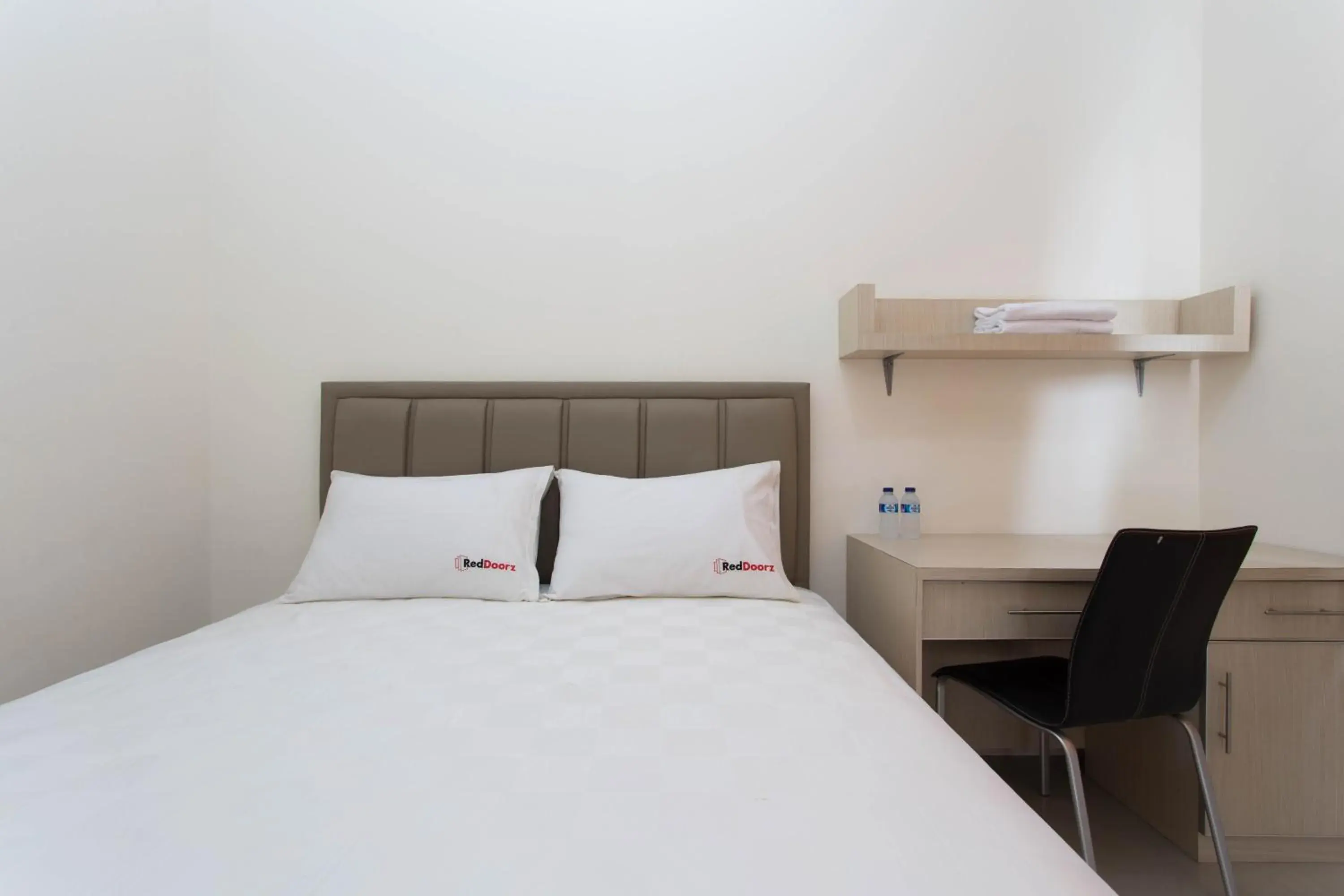 Bedroom, Bed in RedDoorz Plus near Siloam Karawaci Bedroom, Bed in RedDoorz Plus near Siloam Karawaci