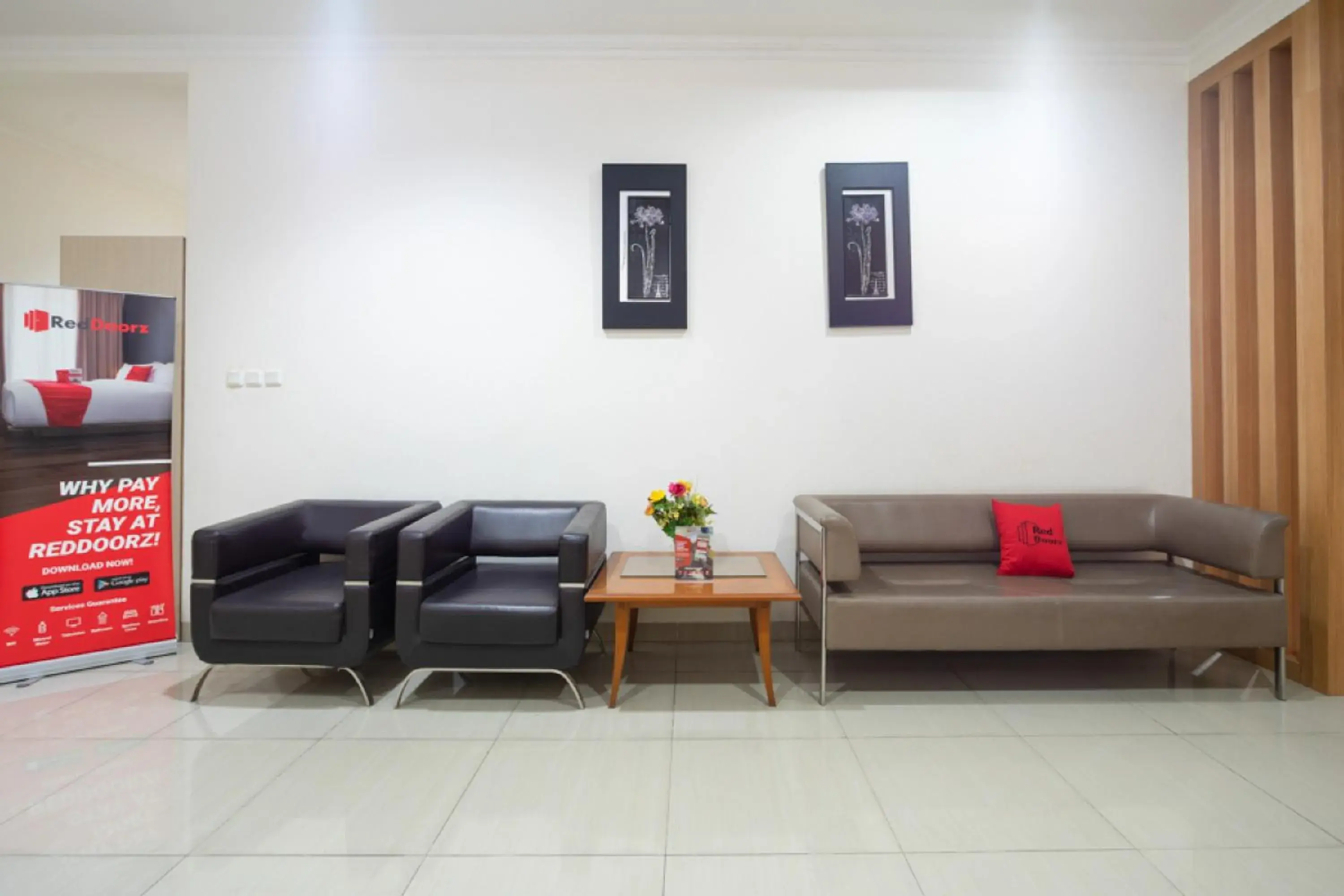 Lobby or reception in RedDoorz Plus near Siloam Karawaci Lobby or reception in RedDoorz Plus near Siloam Karawaci