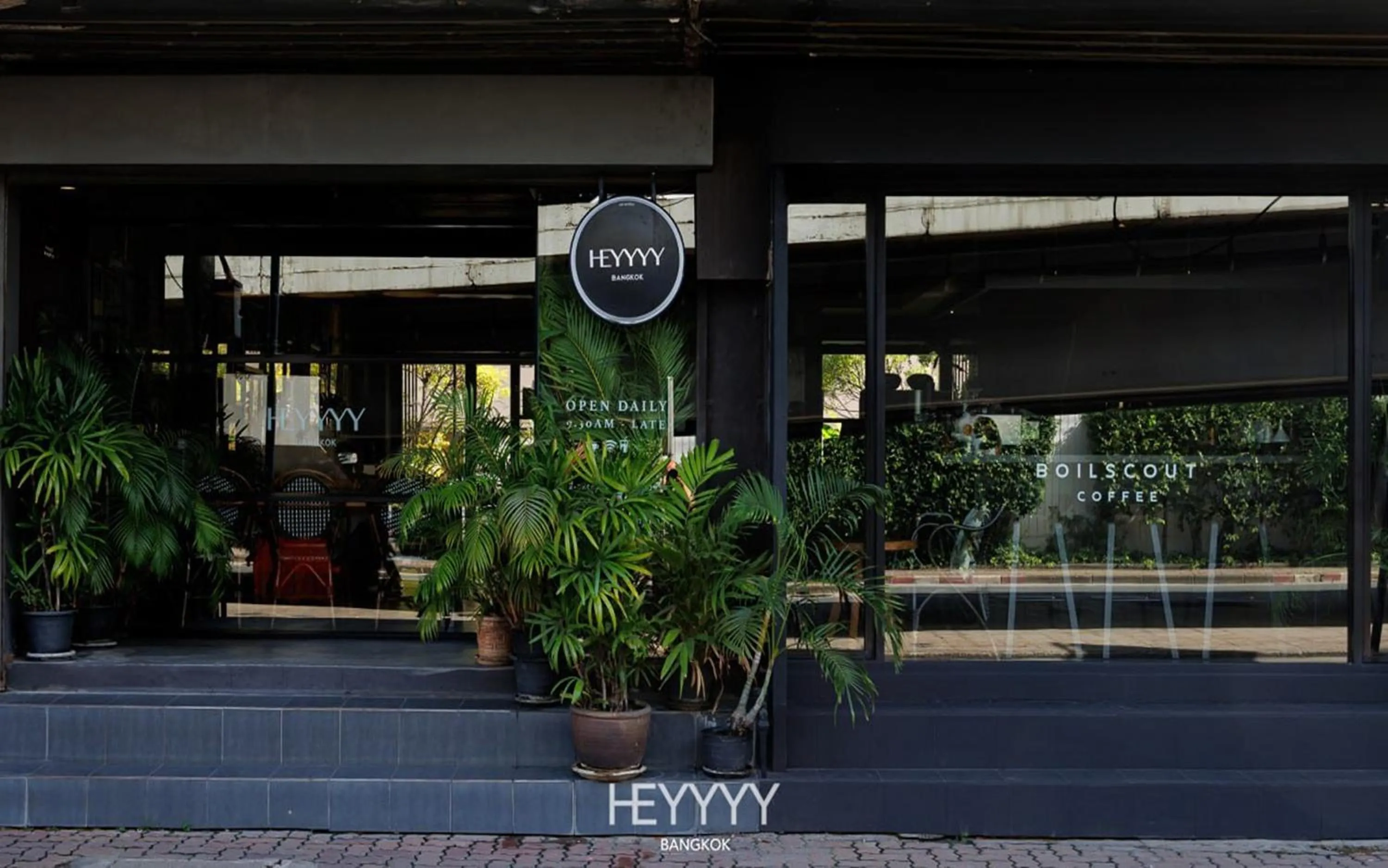 Property building in Heyyyy Bangkok