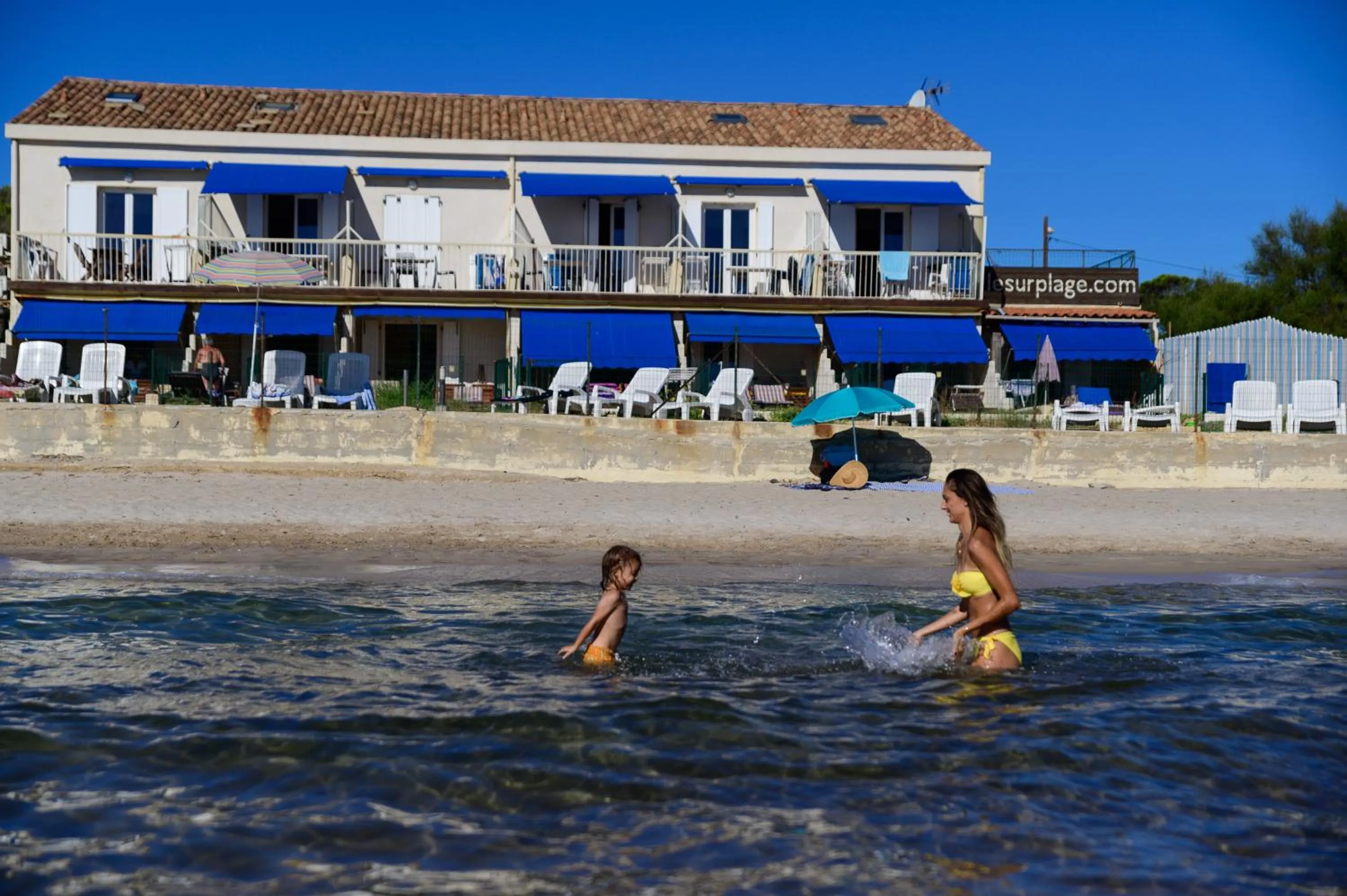 Property building in Le Surplage