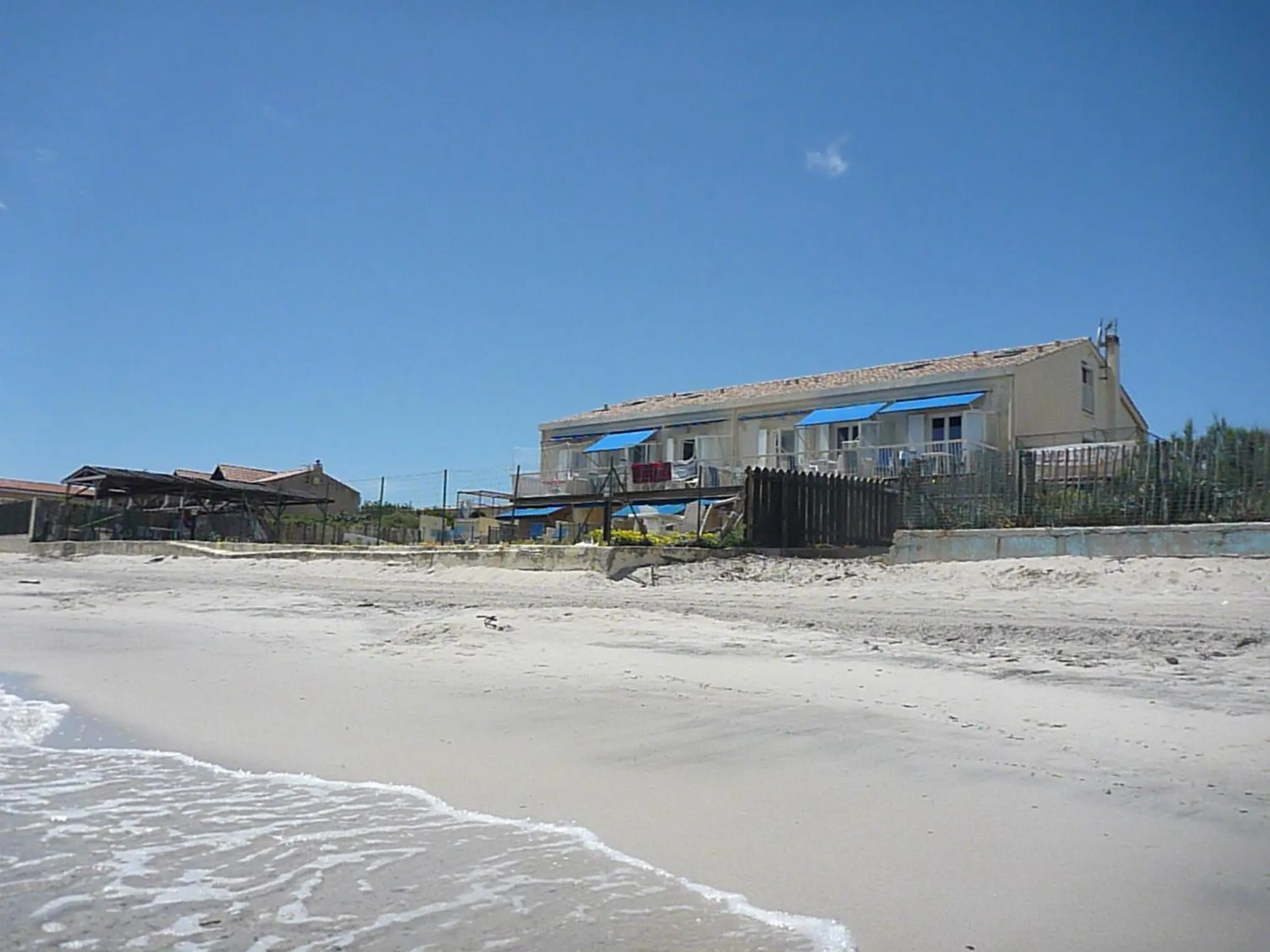 Property building in Le Surplage