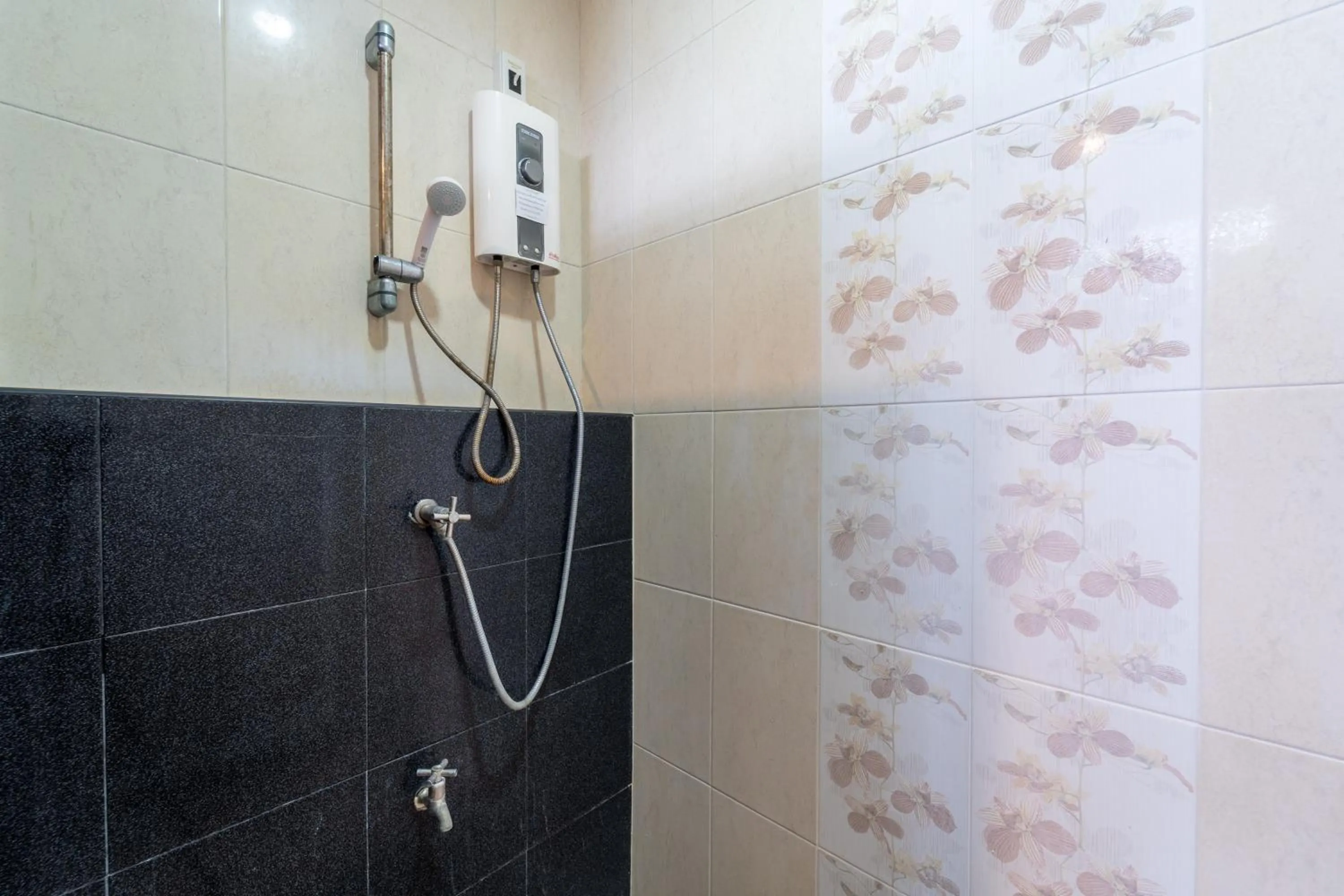 Shower in Grandsiri Resort KhaoYai