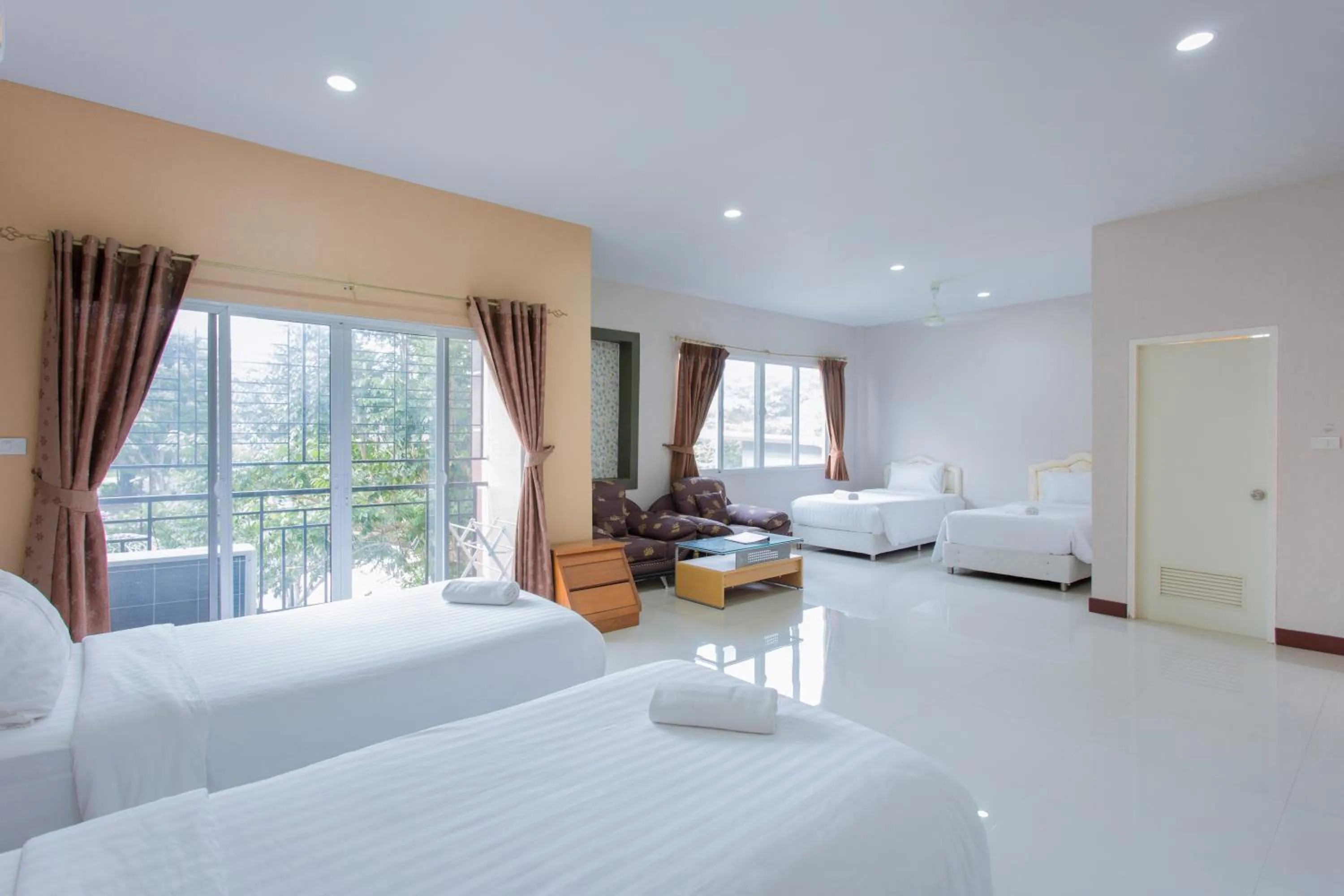 Bed in Grandsiri Resort KhaoYai