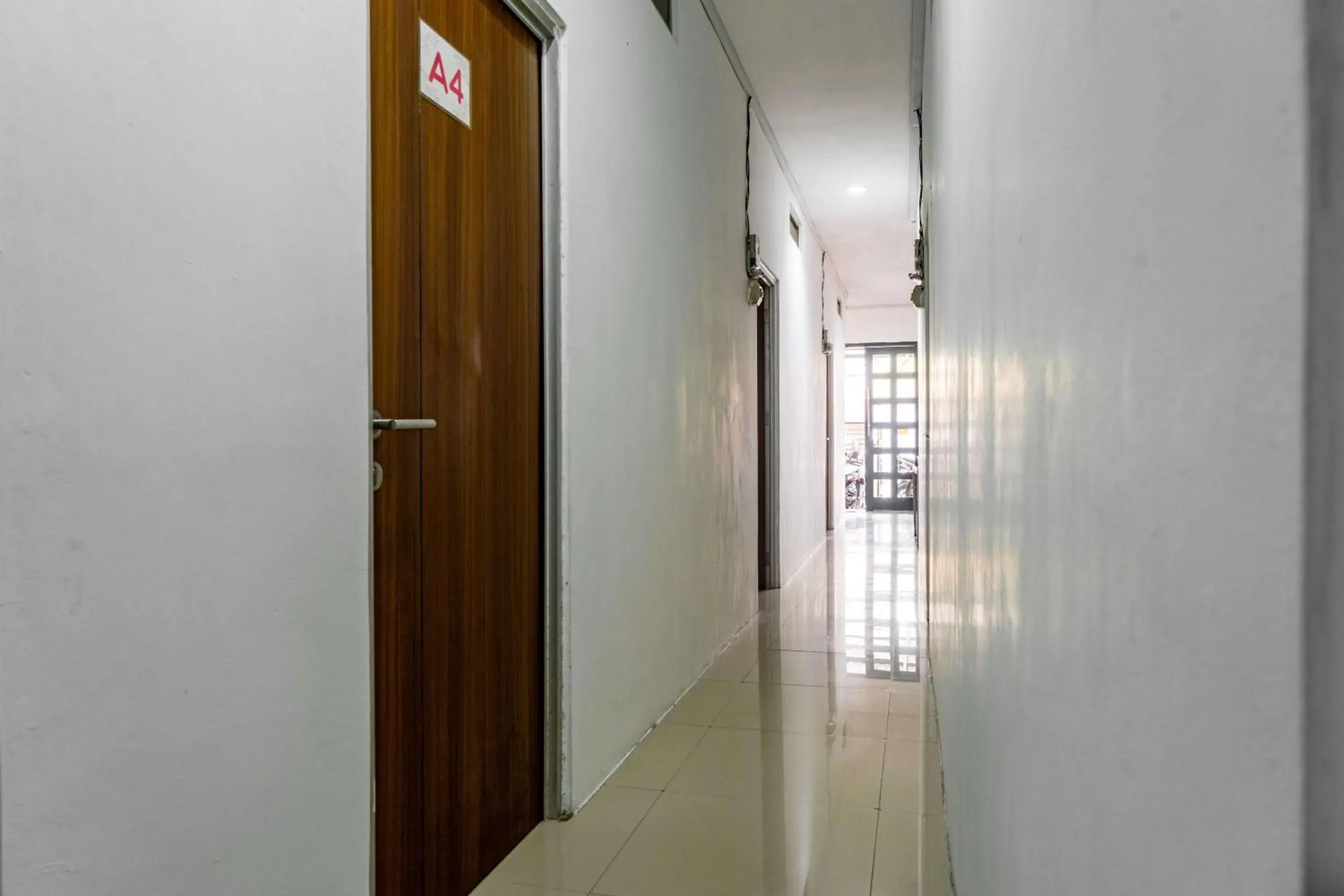 RedDoorz @ Kebon Kacang RedDoorz @ Kebon Kacang