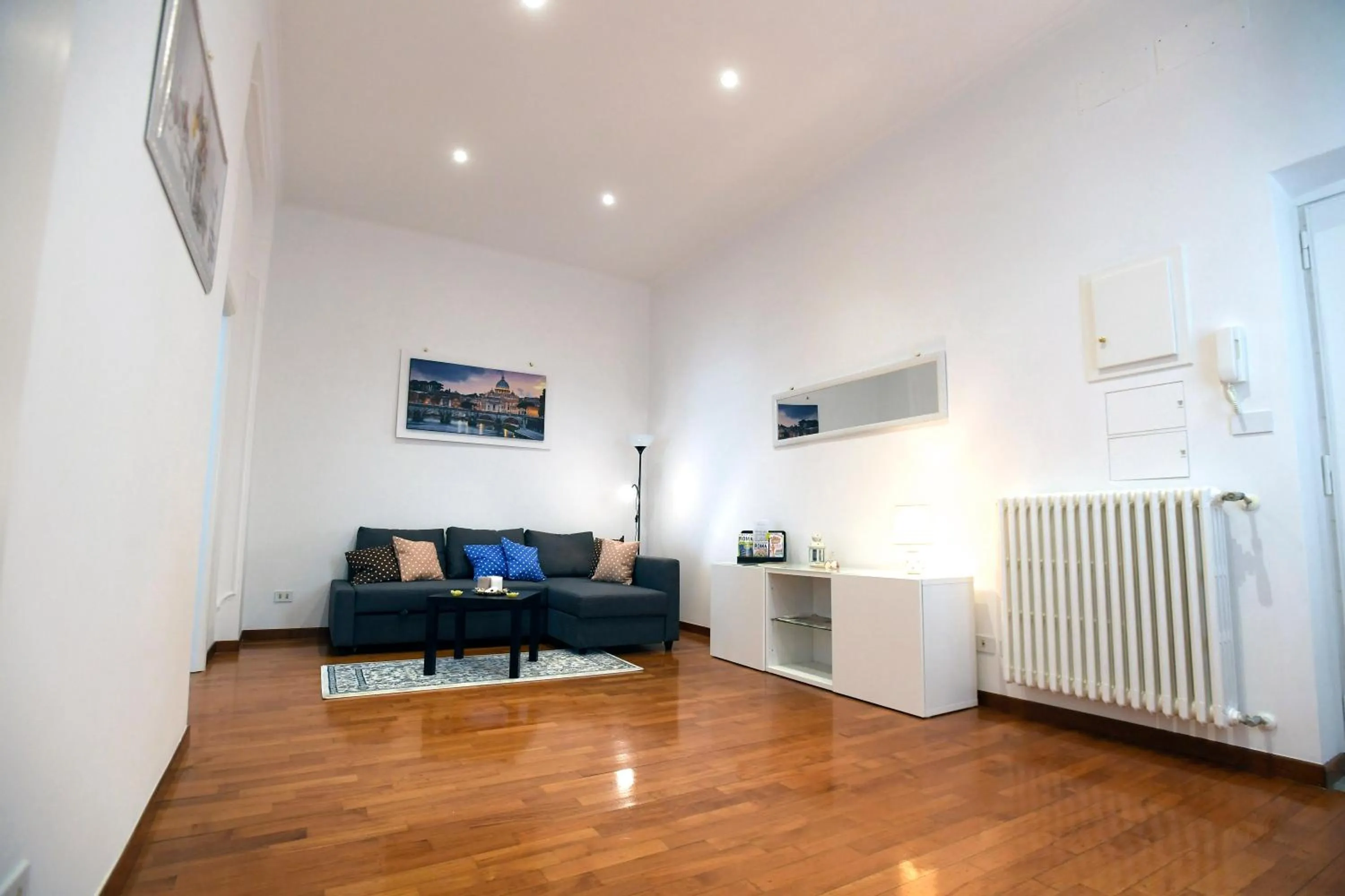 Living room in Big House Colosseum