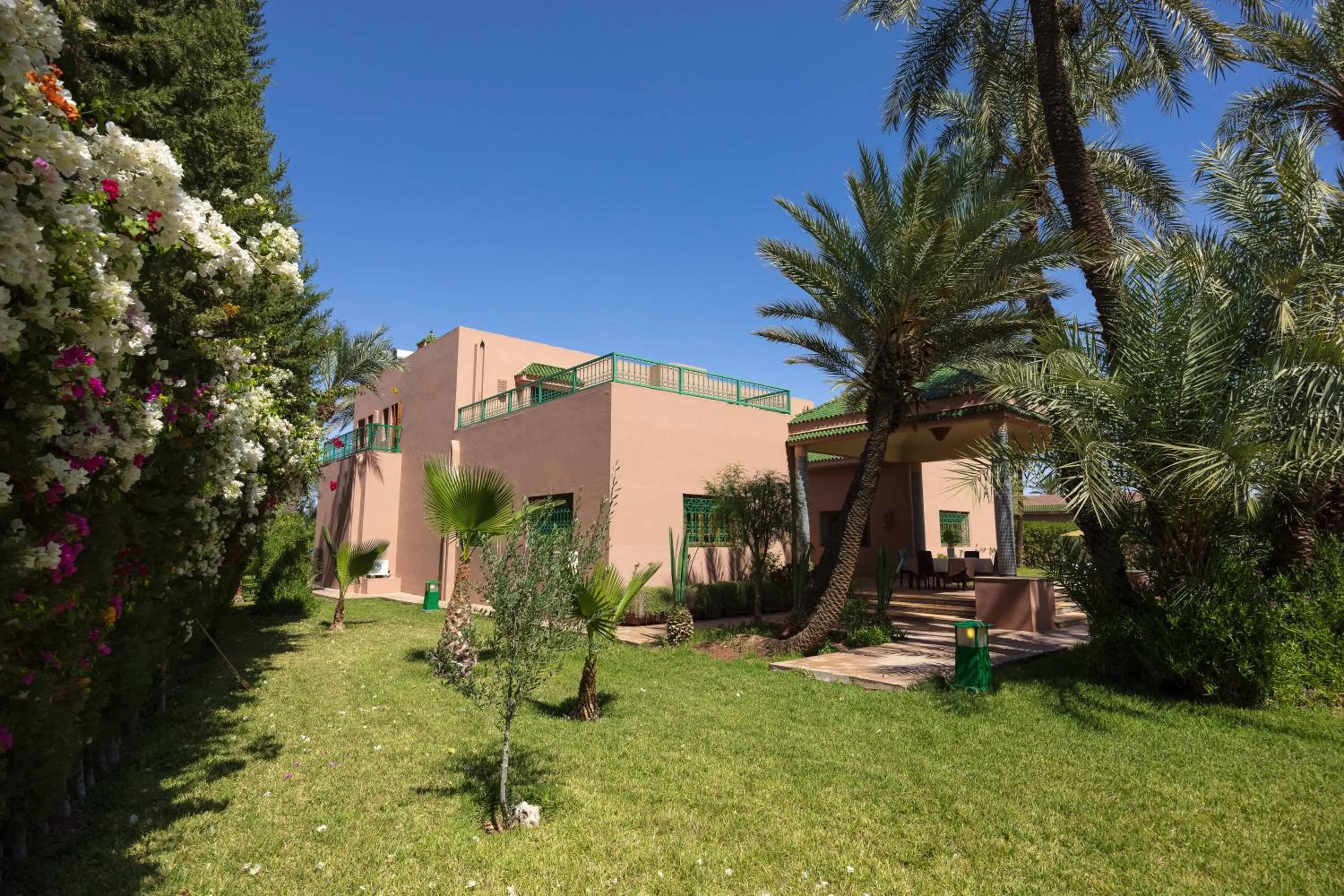 Property building in Domaine Abiad