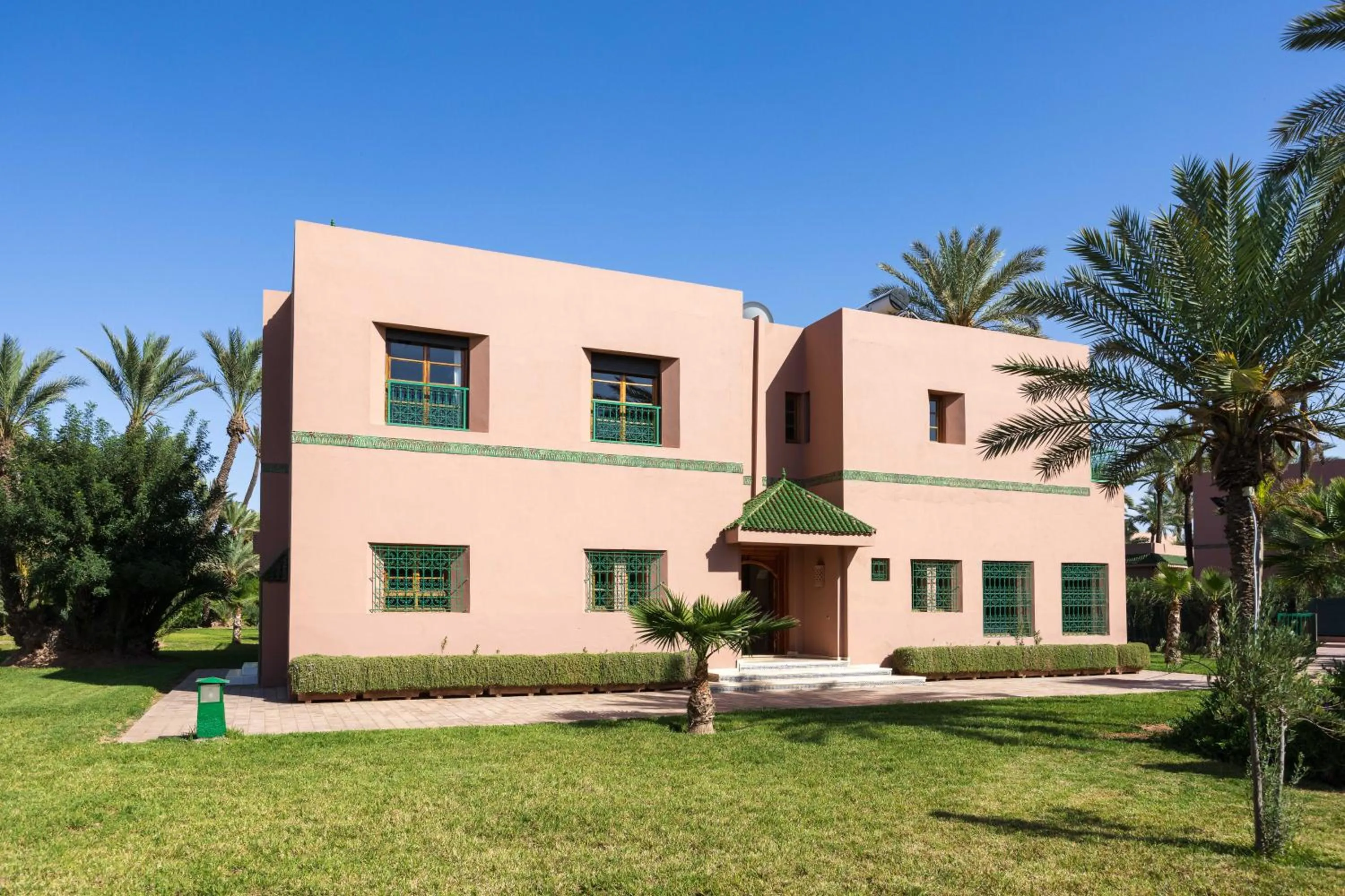 Property building in Domaine Abiad