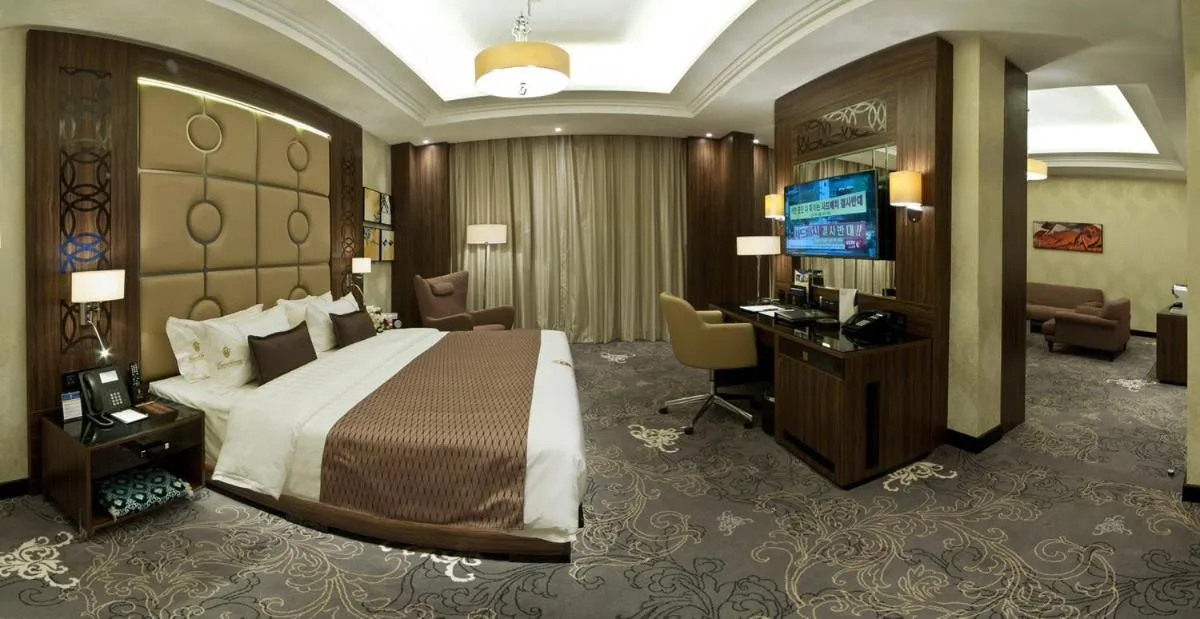 Bed in Casablanca Grand Hotel