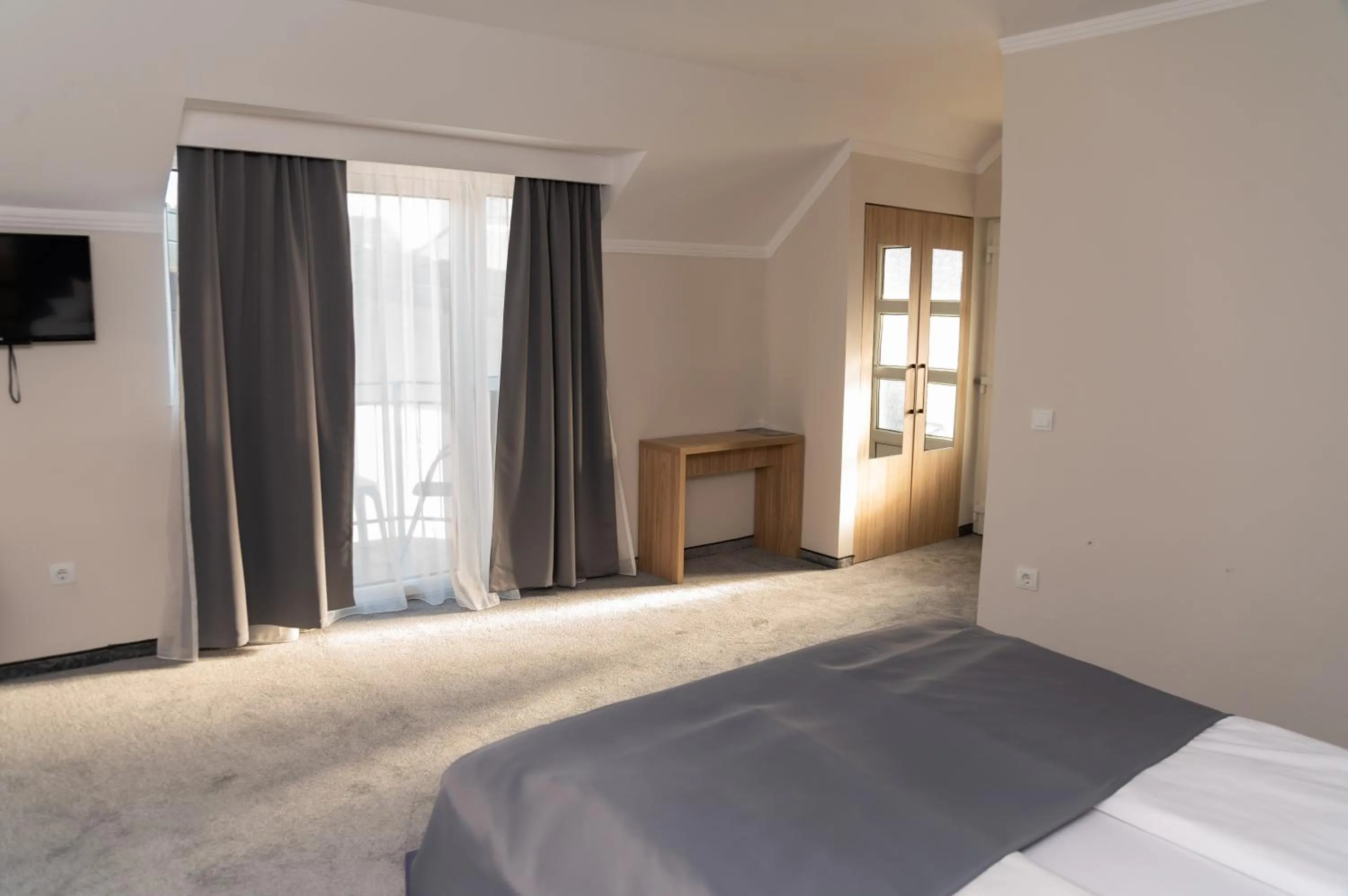 Photo of the whole room, Bed in Complex Turistic Monaco