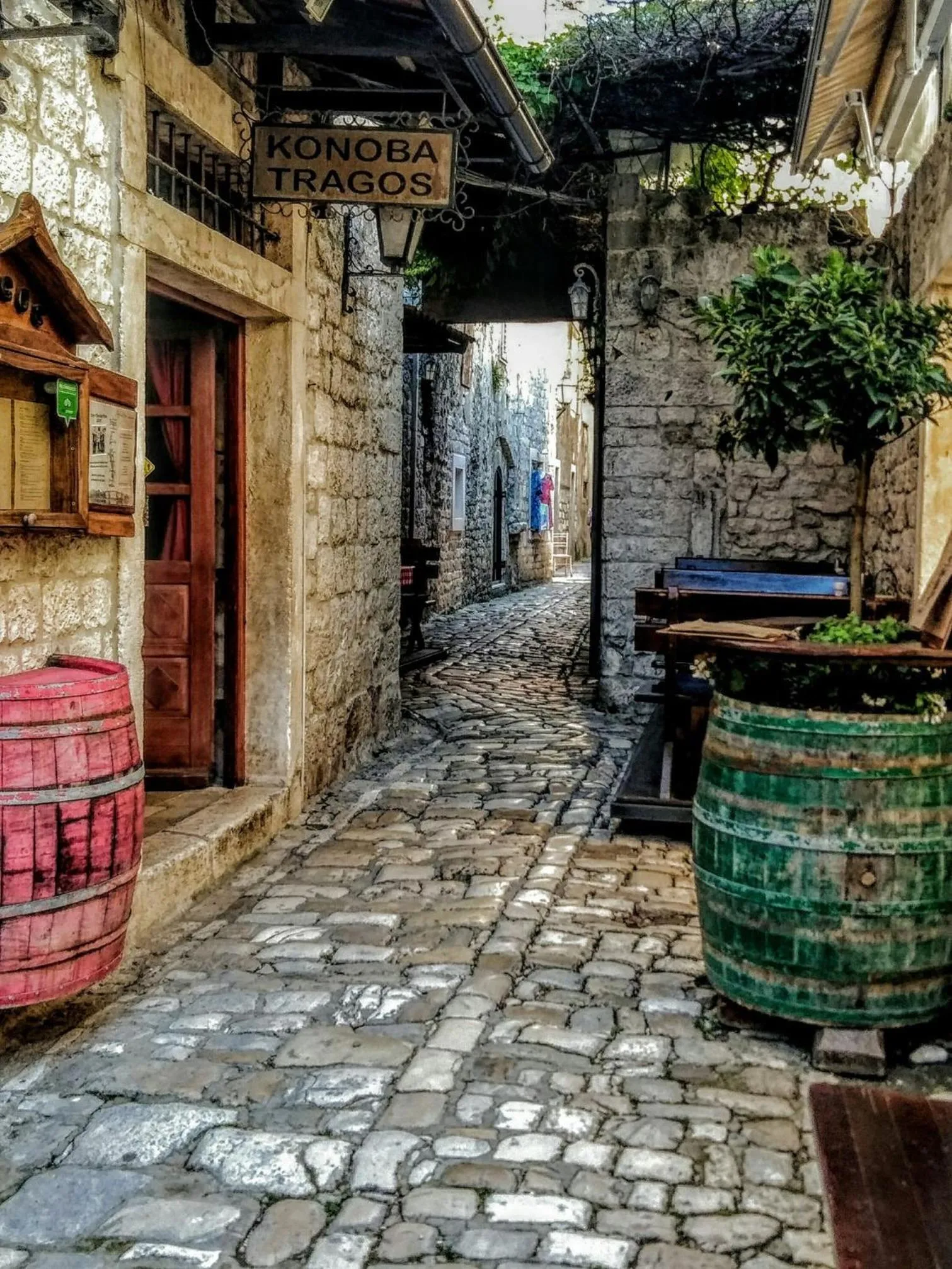 Restaurant/places to eat in Heritage Hotel Tragos