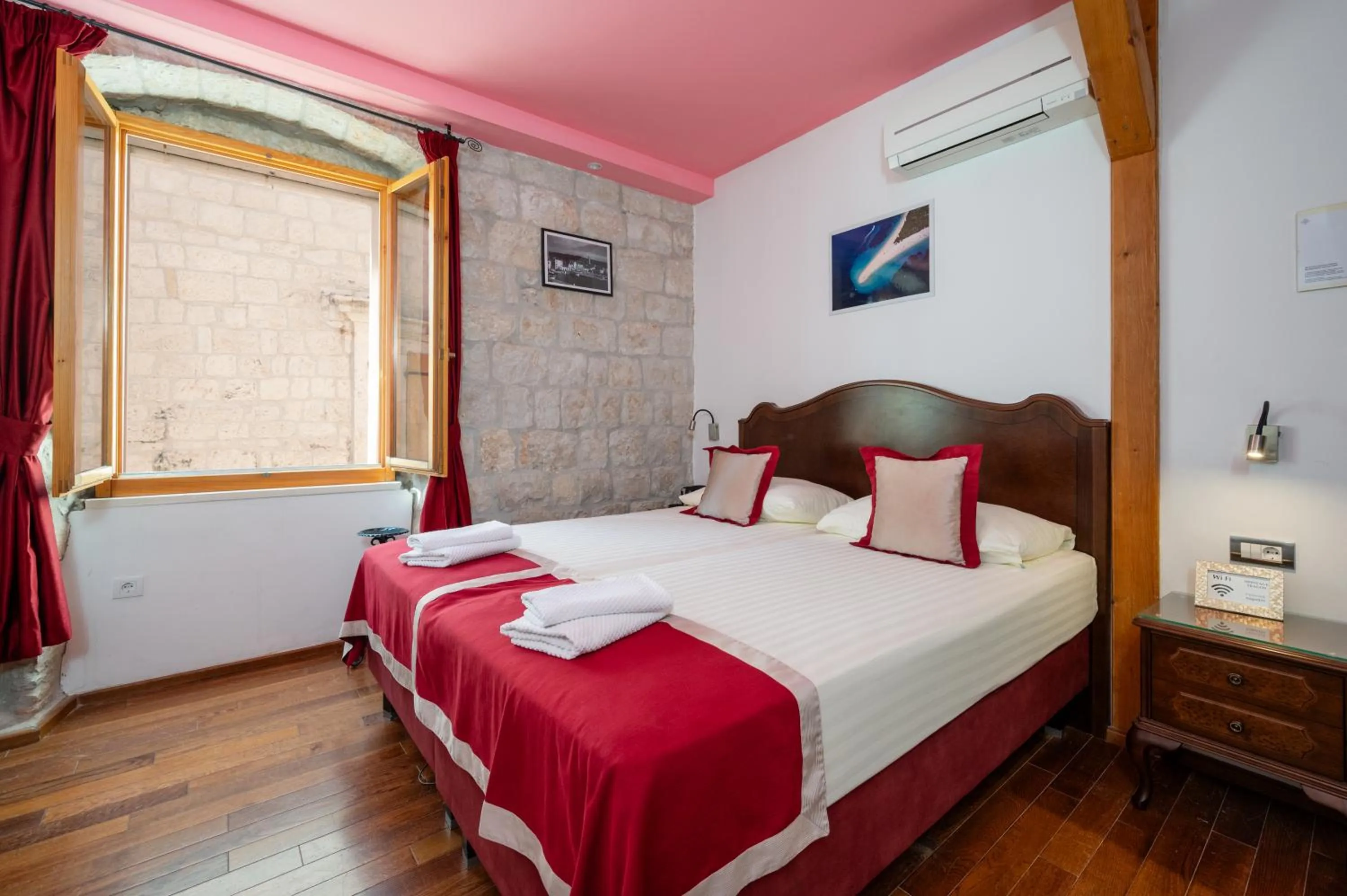 Bedroom, Bed in Heritage Hotel Tragos