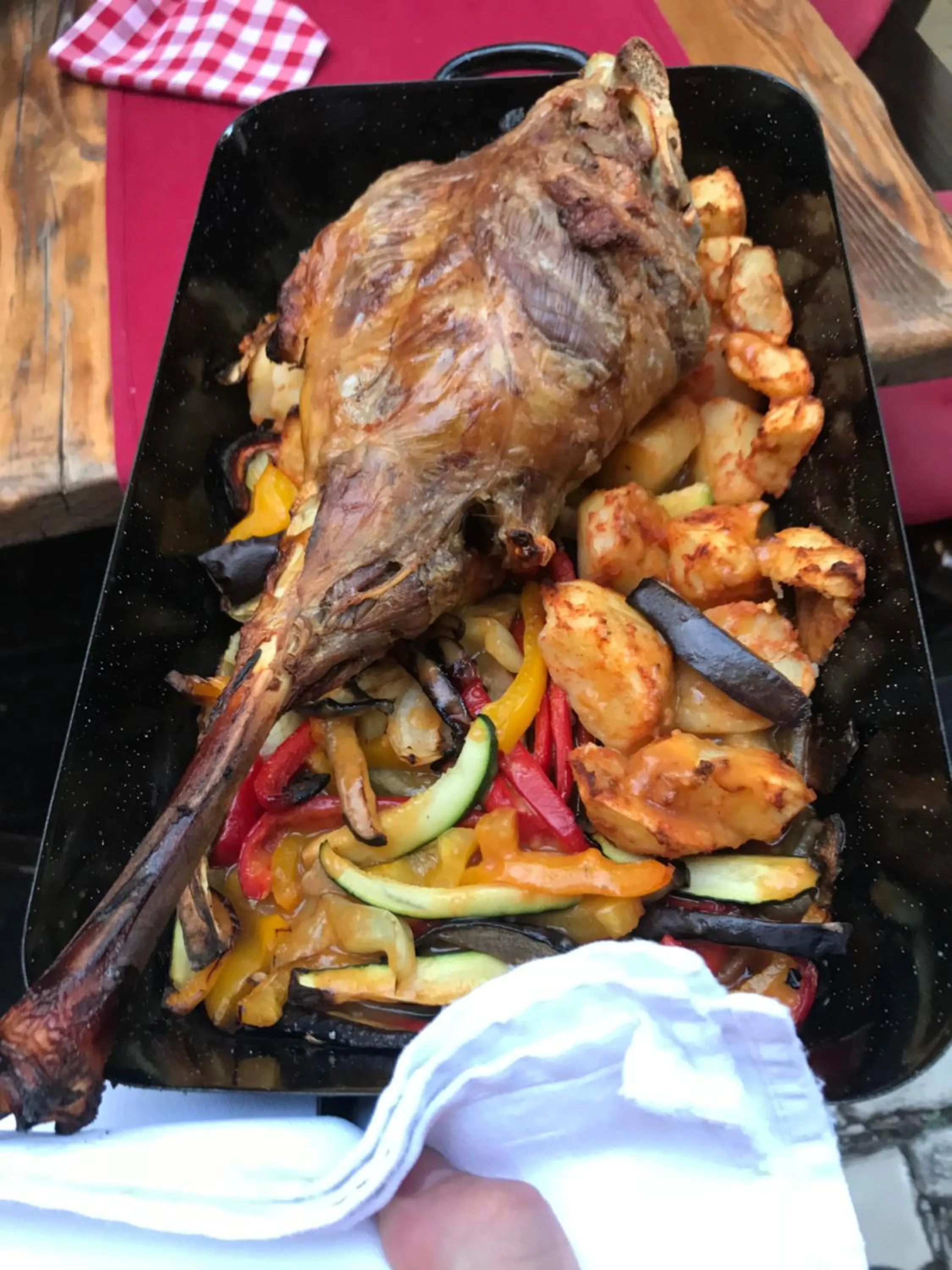 Food and drinks in Heritage Hotel Tragos