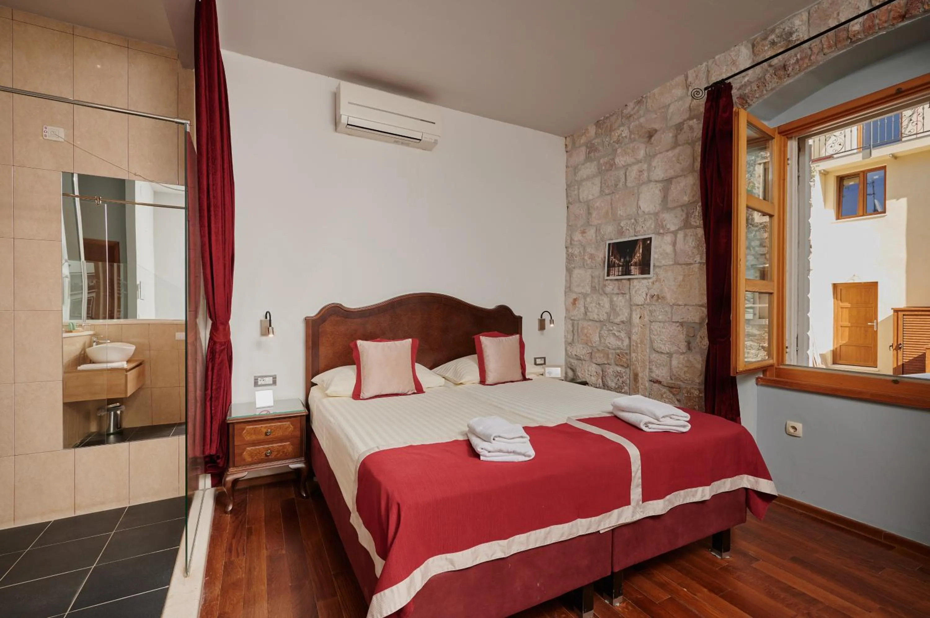 Bedroom, Bed in Heritage Hotel Tragos