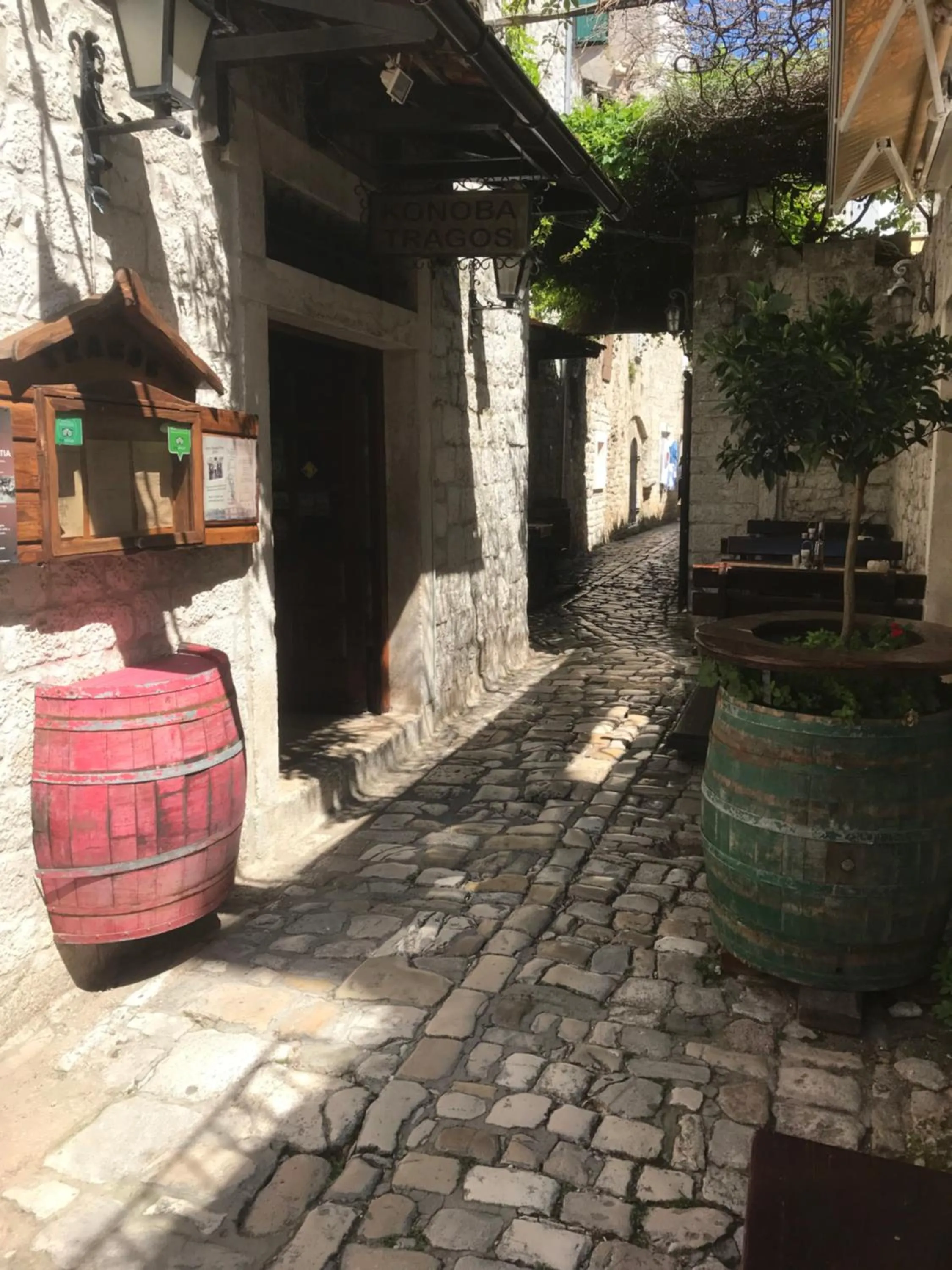 Restaurant/places to eat in Heritage Hotel Tragos