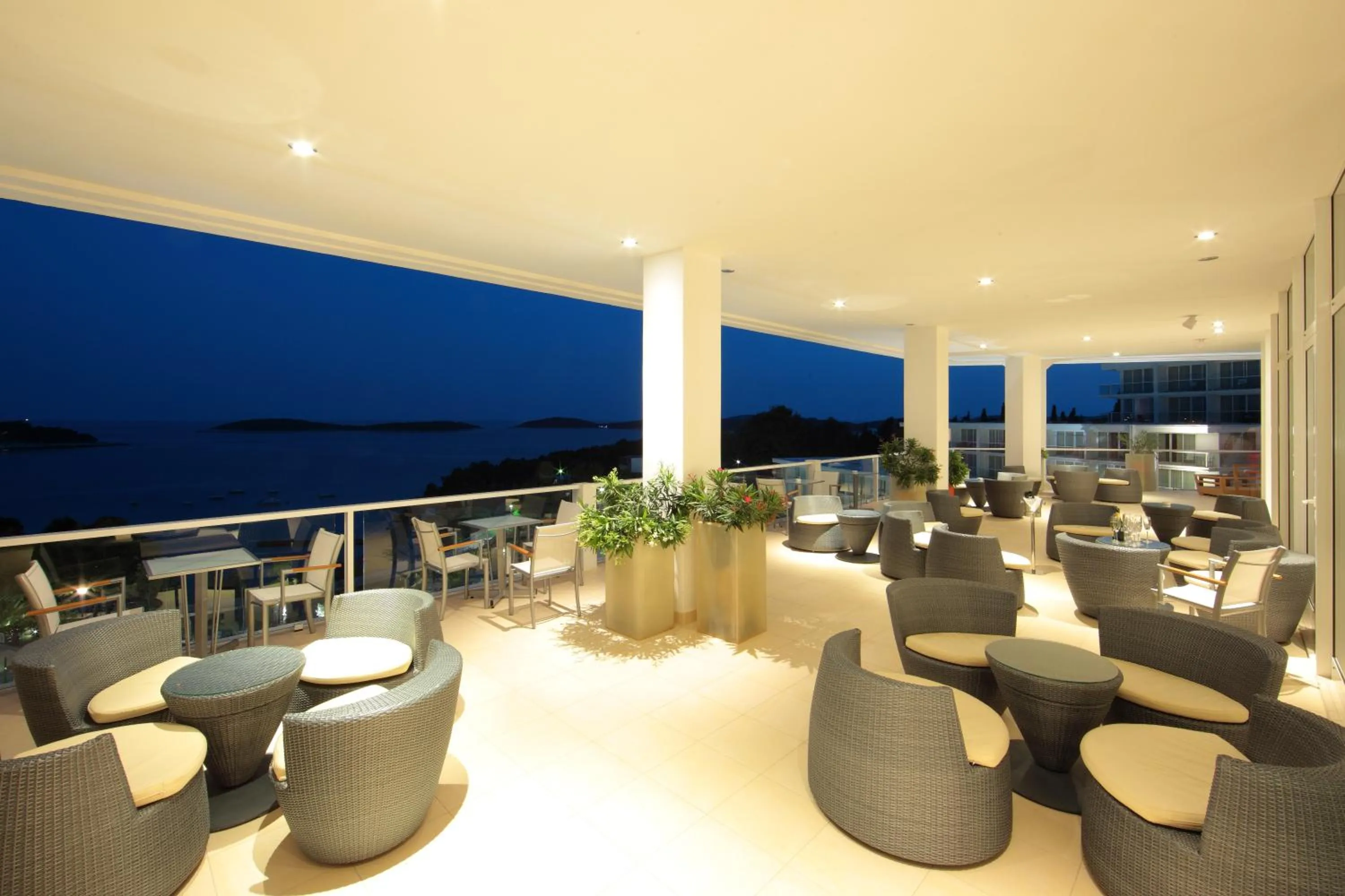 Lounge or bar in Amfora Hvar Grand Beach Resort