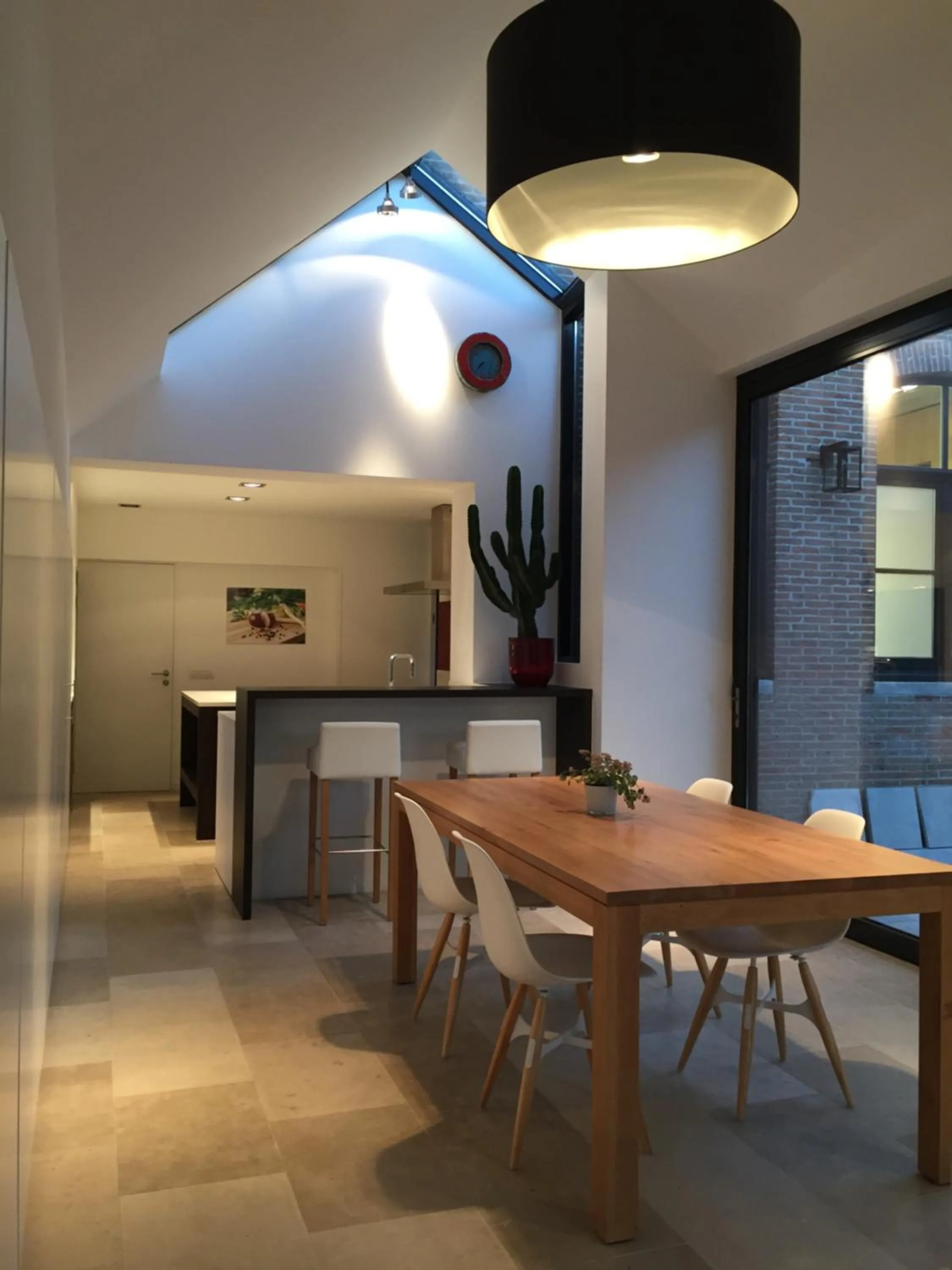 Lounge or bar in B-Square