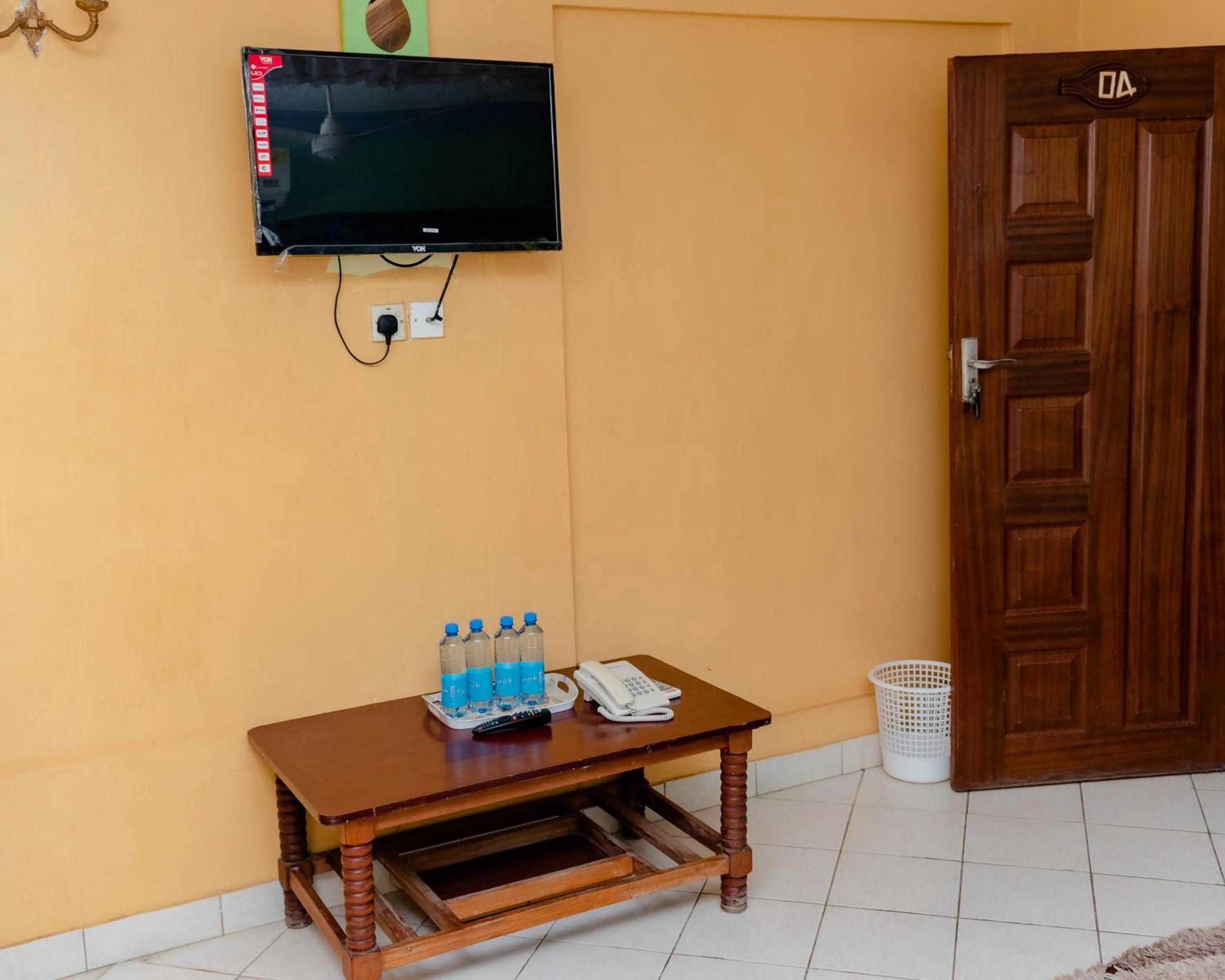 TV and multimedia in Pinebreeze Holiday Resort