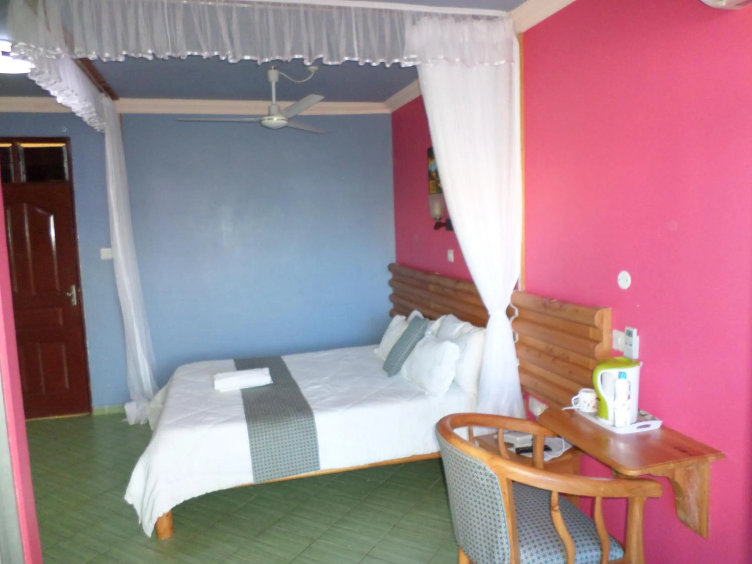 Bed in Pinebreeze Holiday Resort