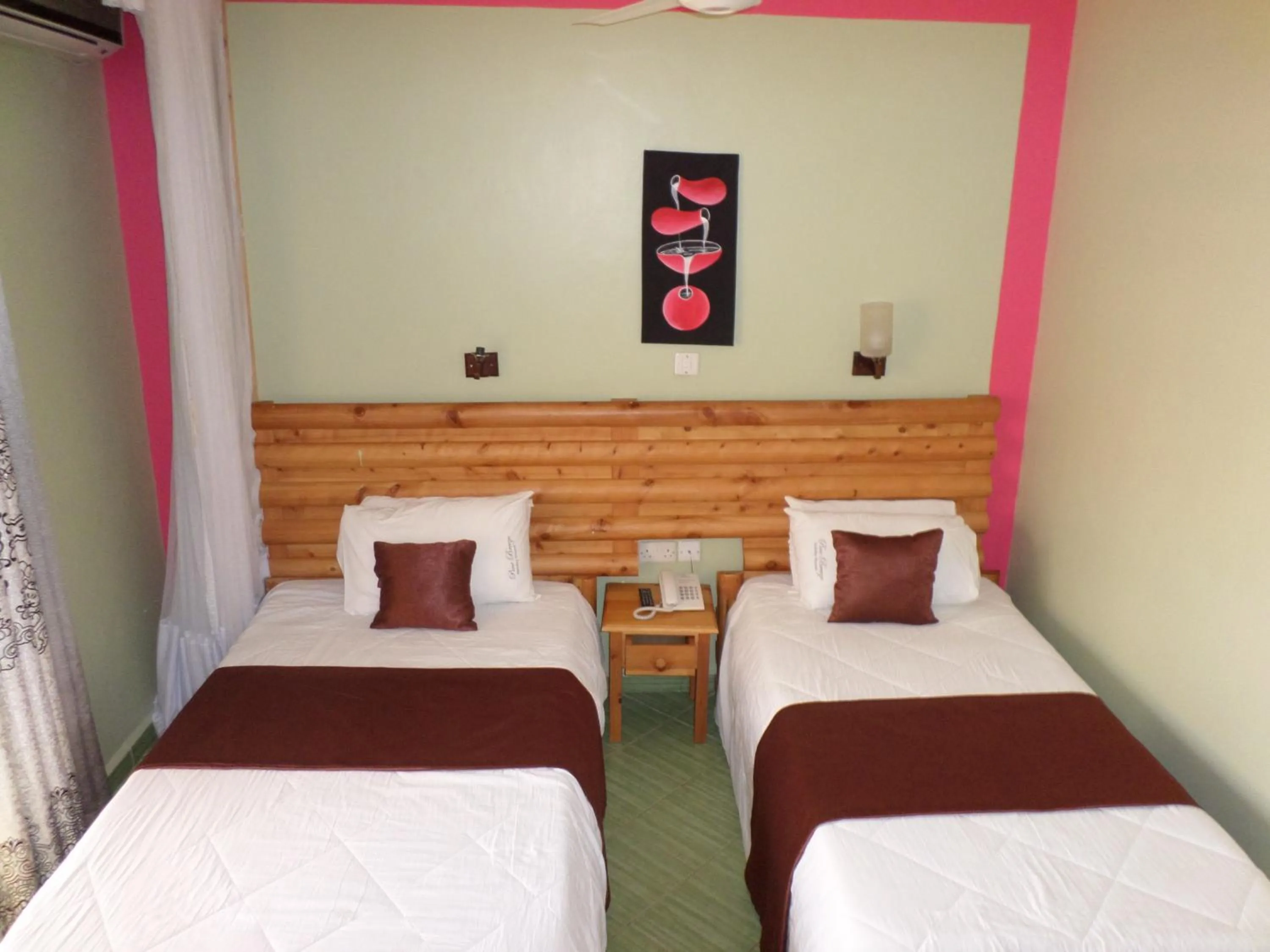 Bed in Pinebreeze Holiday Resort