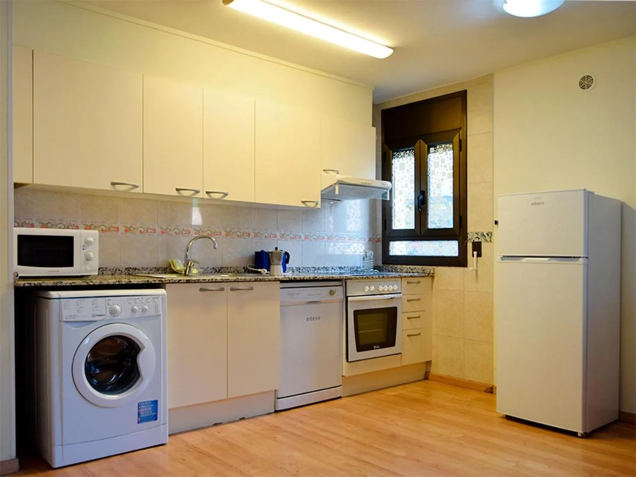 kitchen in Apartamentos Pantebre 3000