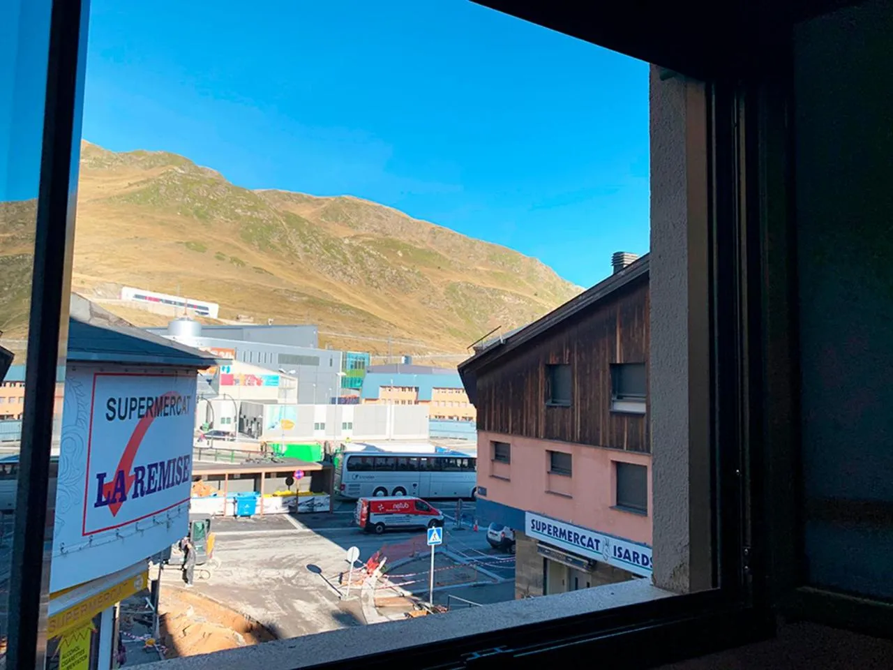 Mountain view in Apartamentos Pantebre 3000