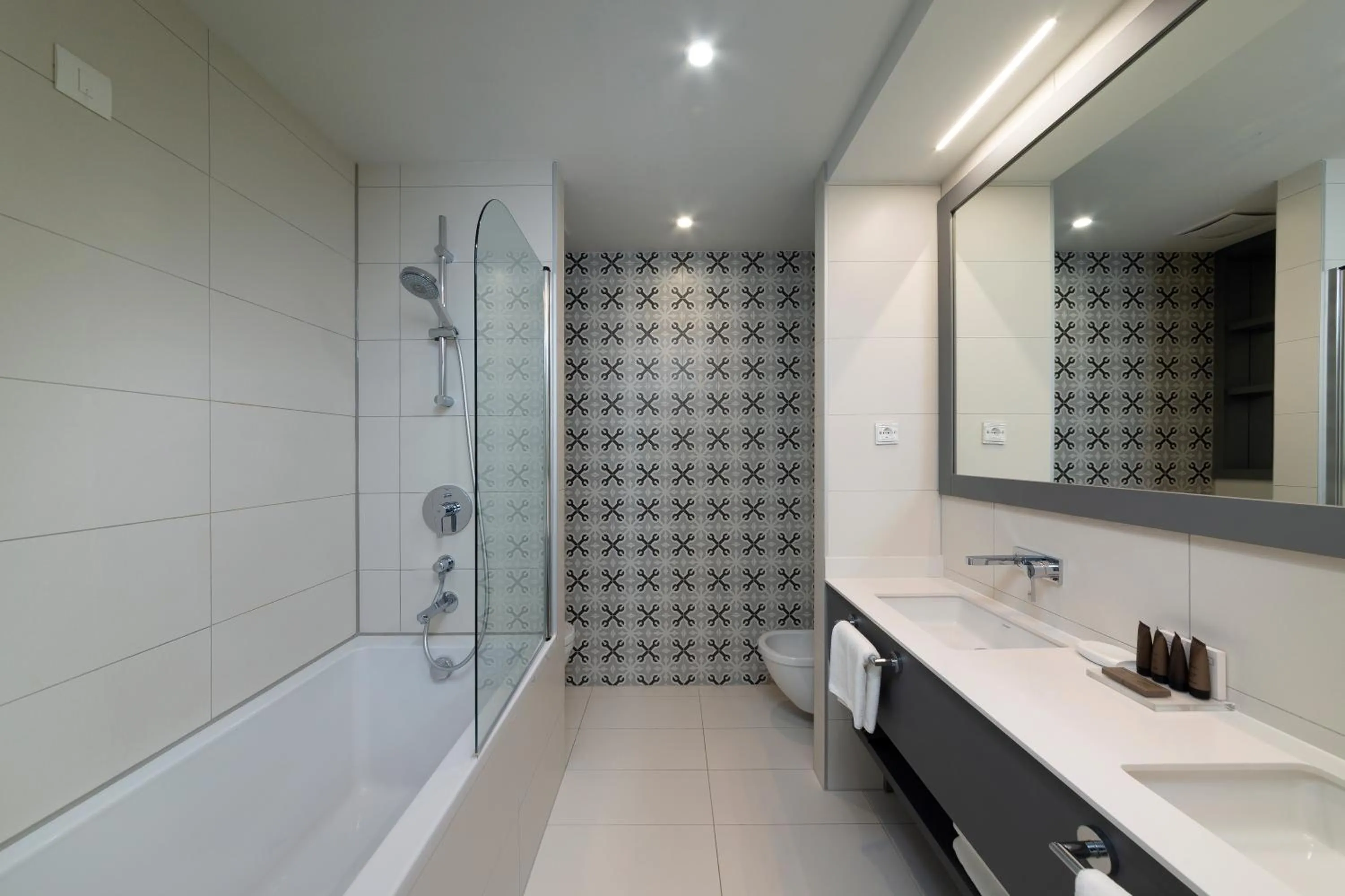 Bathroom in Royal Neptun Hotel