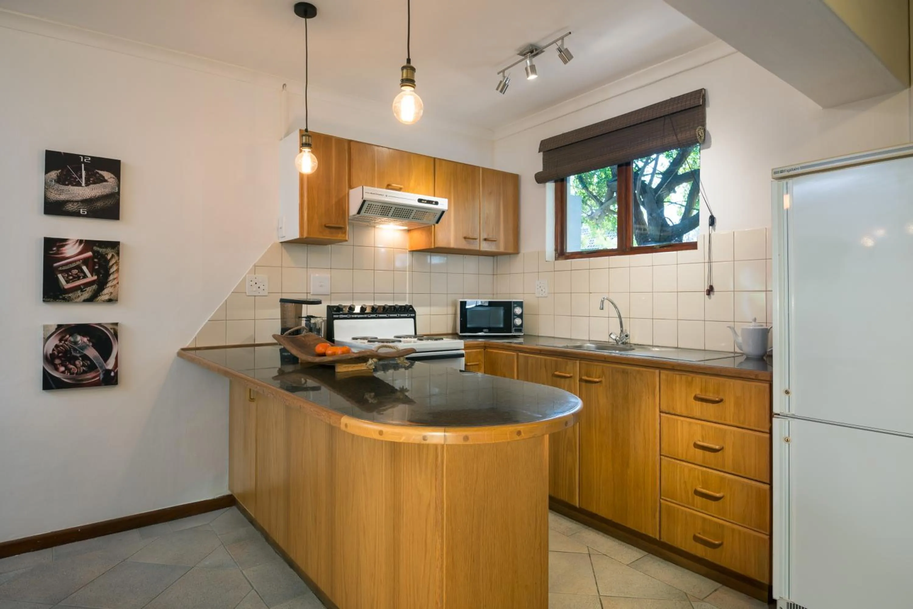 Kitchen or kitchenette in Just Unwind