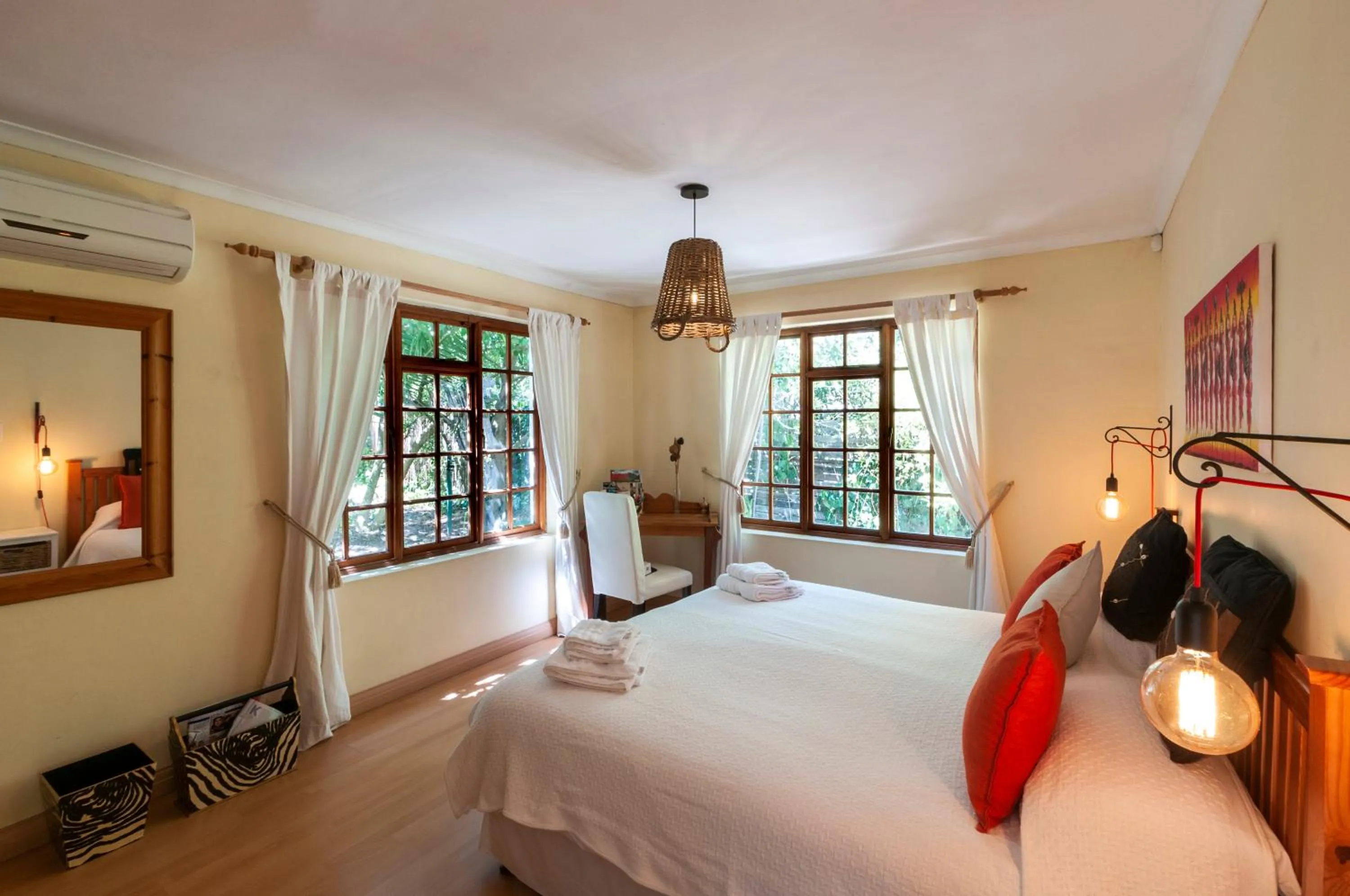 Bedroom, Bed in Just Unwind