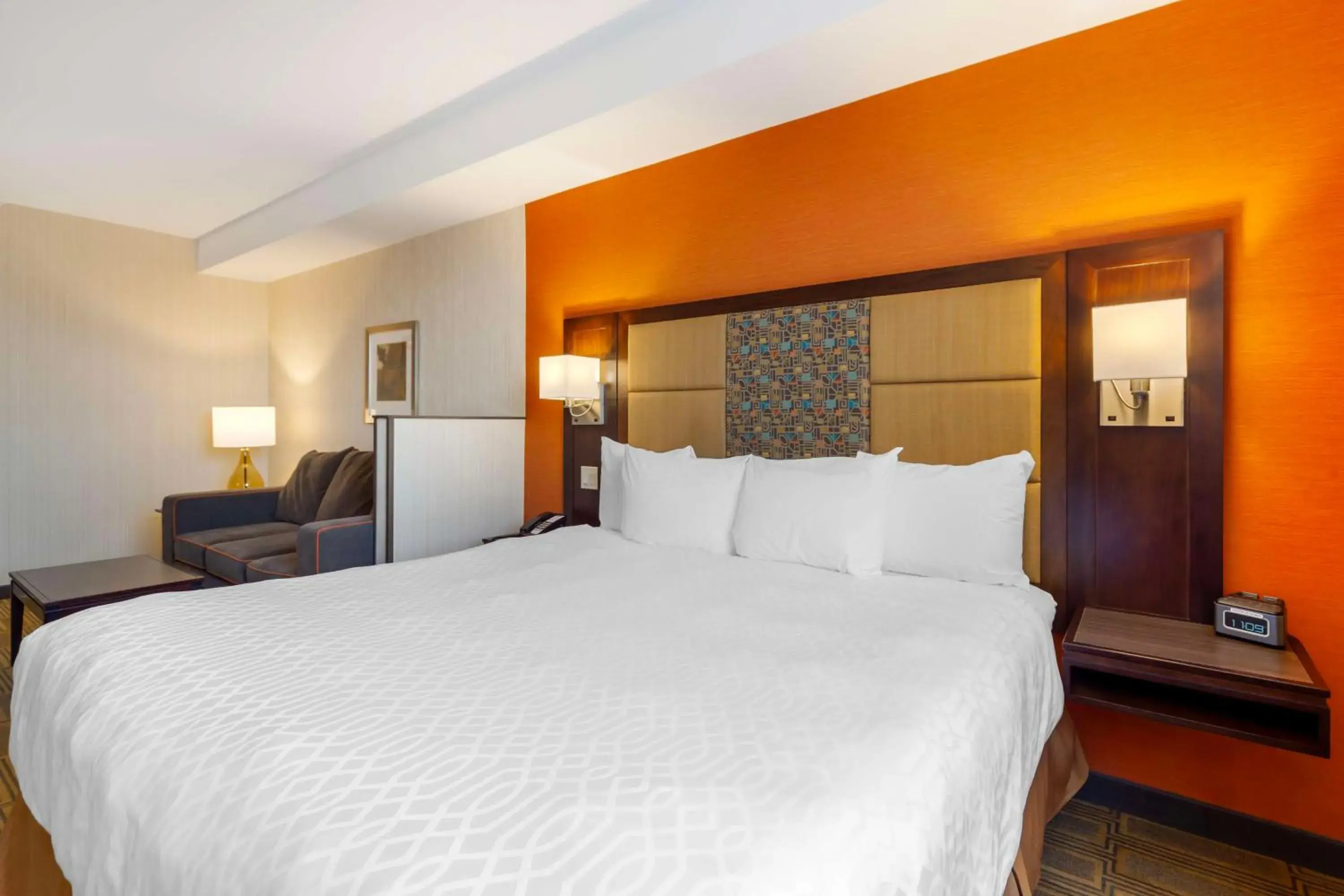 Bedroom, Bed in Best Western Plus Chateau Fort St. John Bedroom, Bed in Best Western Plus Chateau Fort St. John