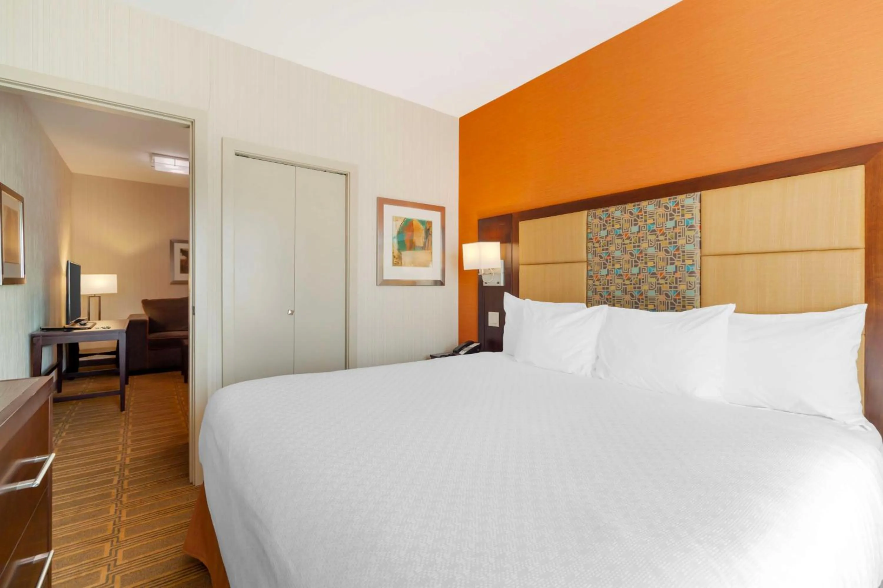 Bedroom, Bed in Best Western Plus Chateau Fort St. John