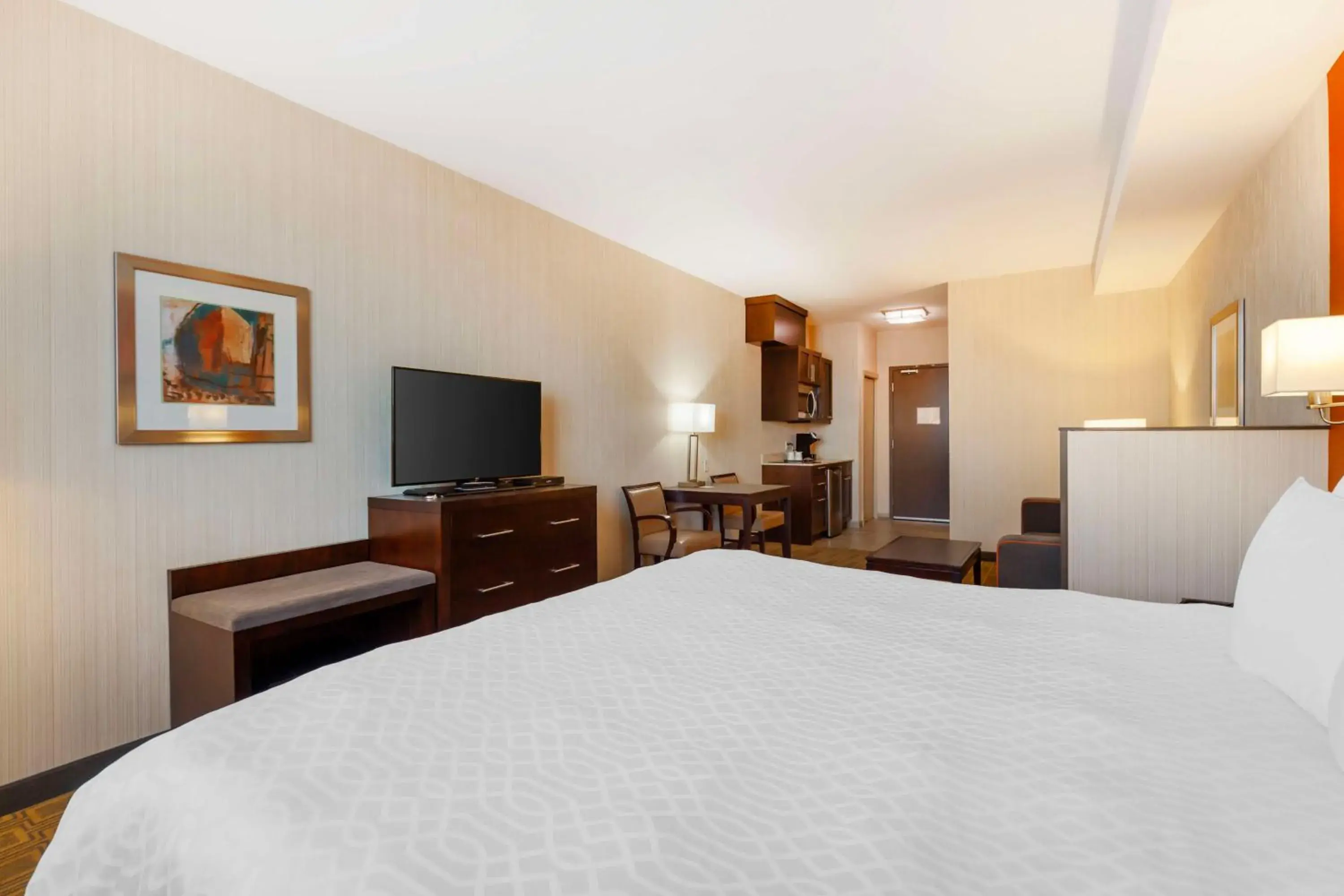 Bedroom, Bed in Best Western Plus Chateau Fort St. John Bedroom, Bed in Best Western Plus Chateau Fort St. John