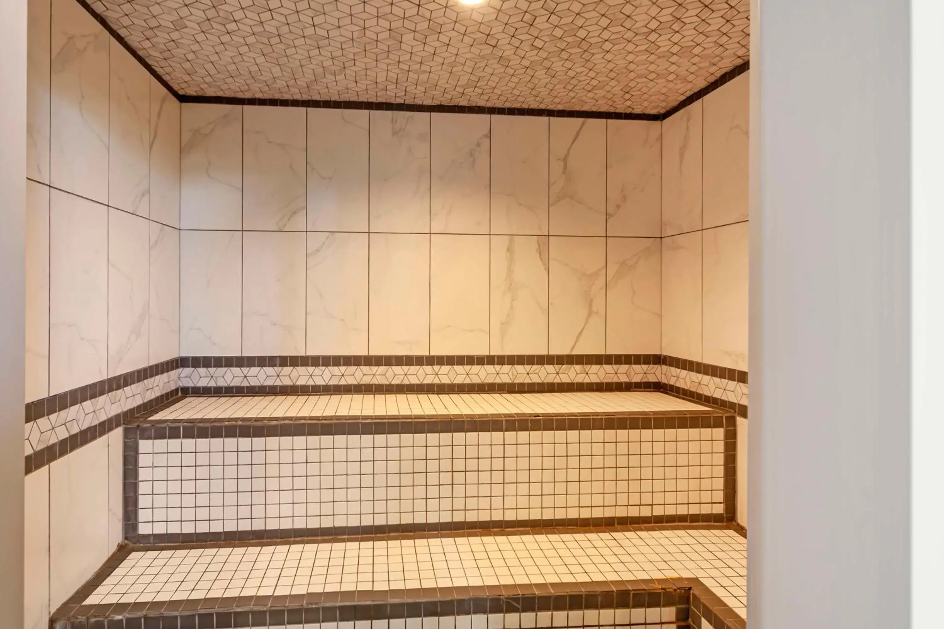 Spa and wellness centre/facilities in Best Western Plus Chateau Fort St. John Spa and wellness centre/facilities in Best Western Plus Chateau Fort St. John