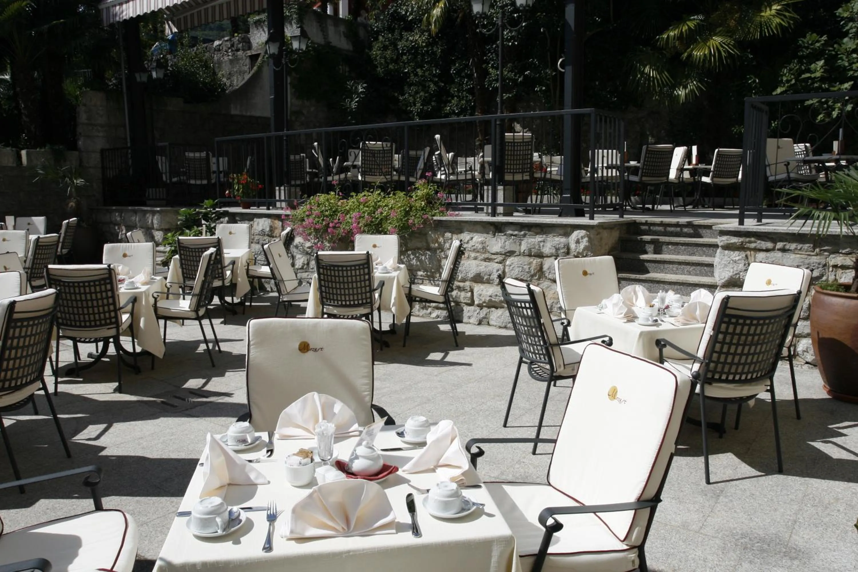 Restaurant/Places to Eat in Hotel Mozart