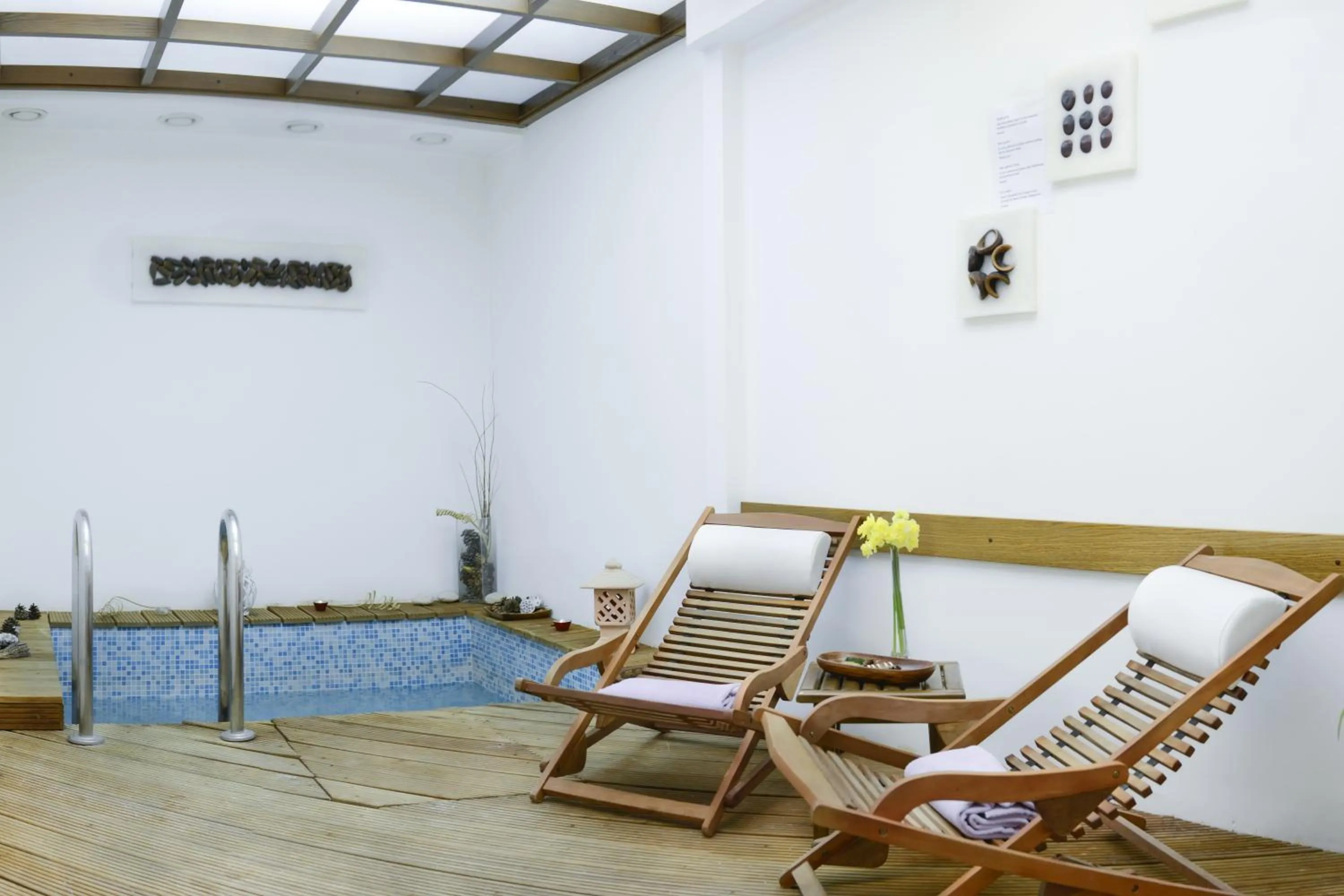 Hot Tub, Swimming Pool in Hotel Mozart