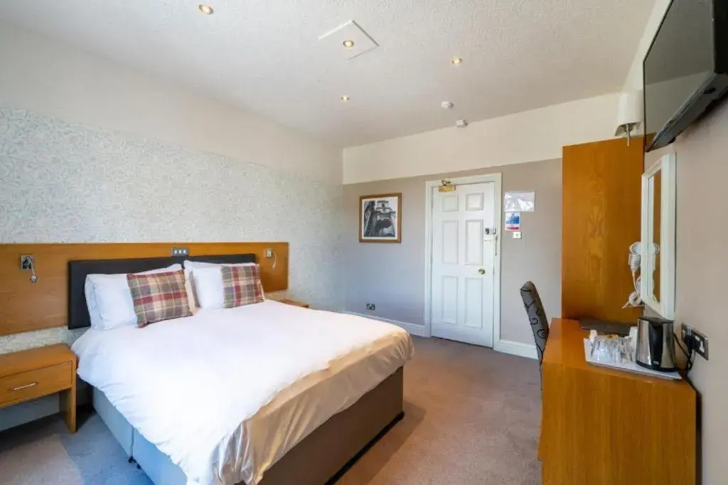 Standard Double Room in OYO The Red Lion Hotel Standard Double Room in OYO The Red Lion Hotel