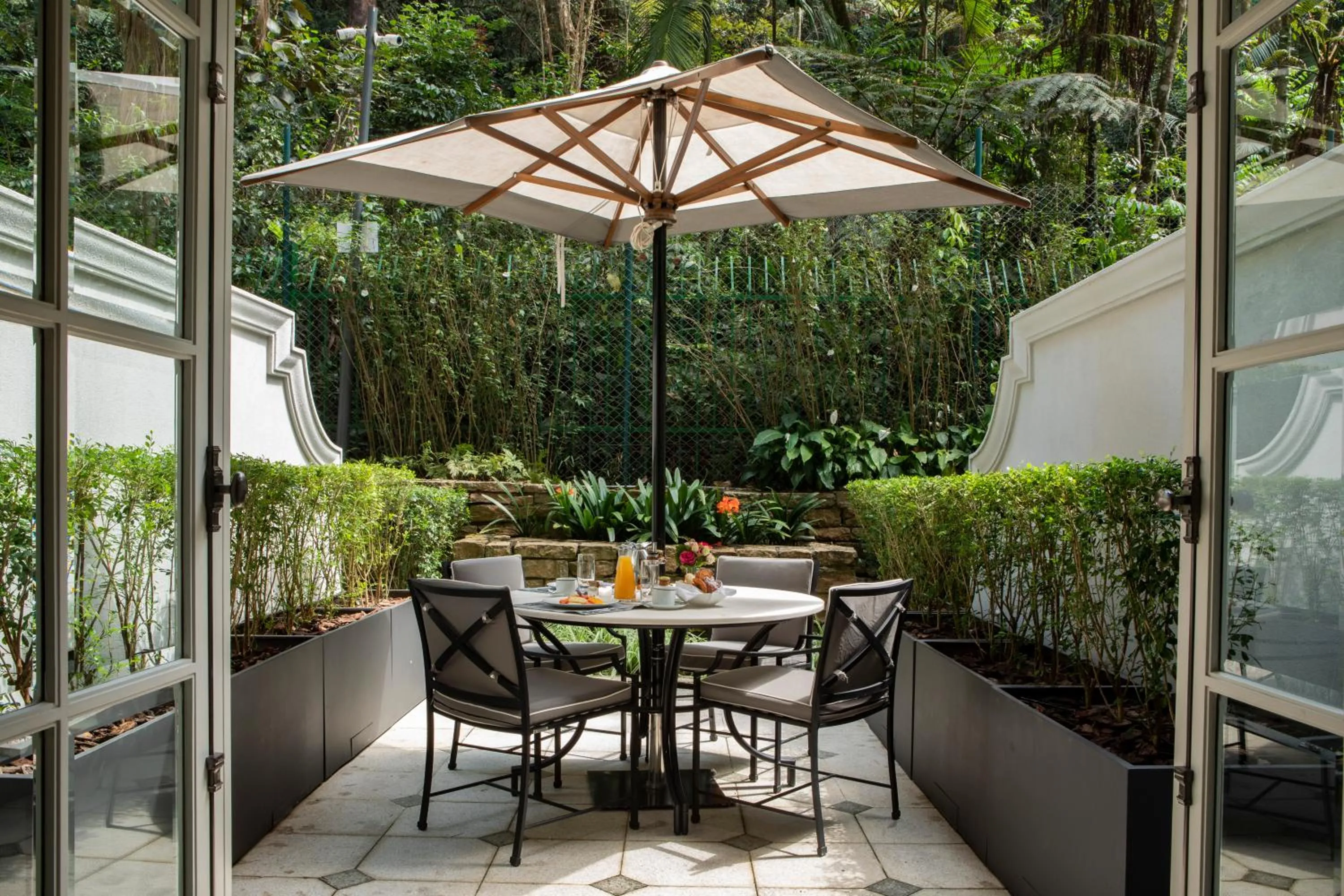 Balcony/Terrace in Palácio Tangará, Oetker Hotels