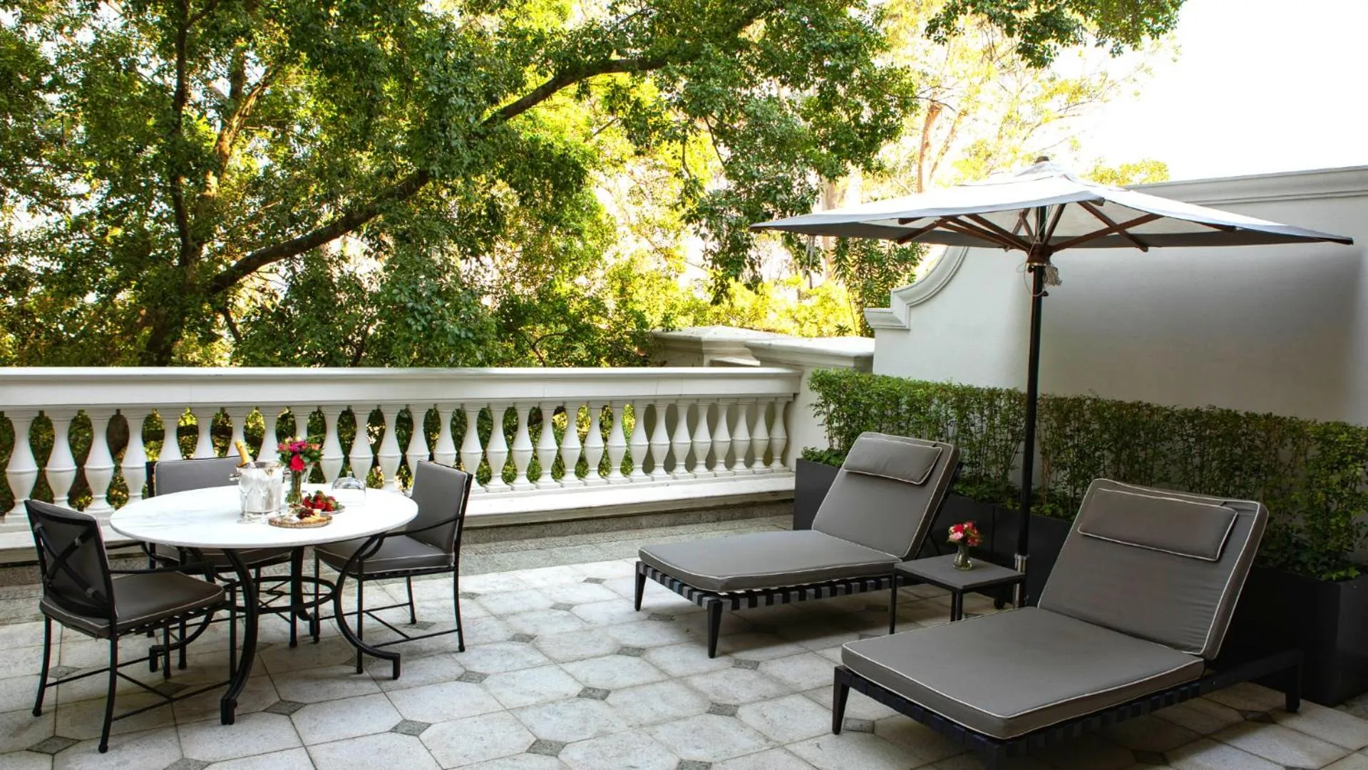 Balcony/Terrace in Palácio Tangará, Oetker Hotels
