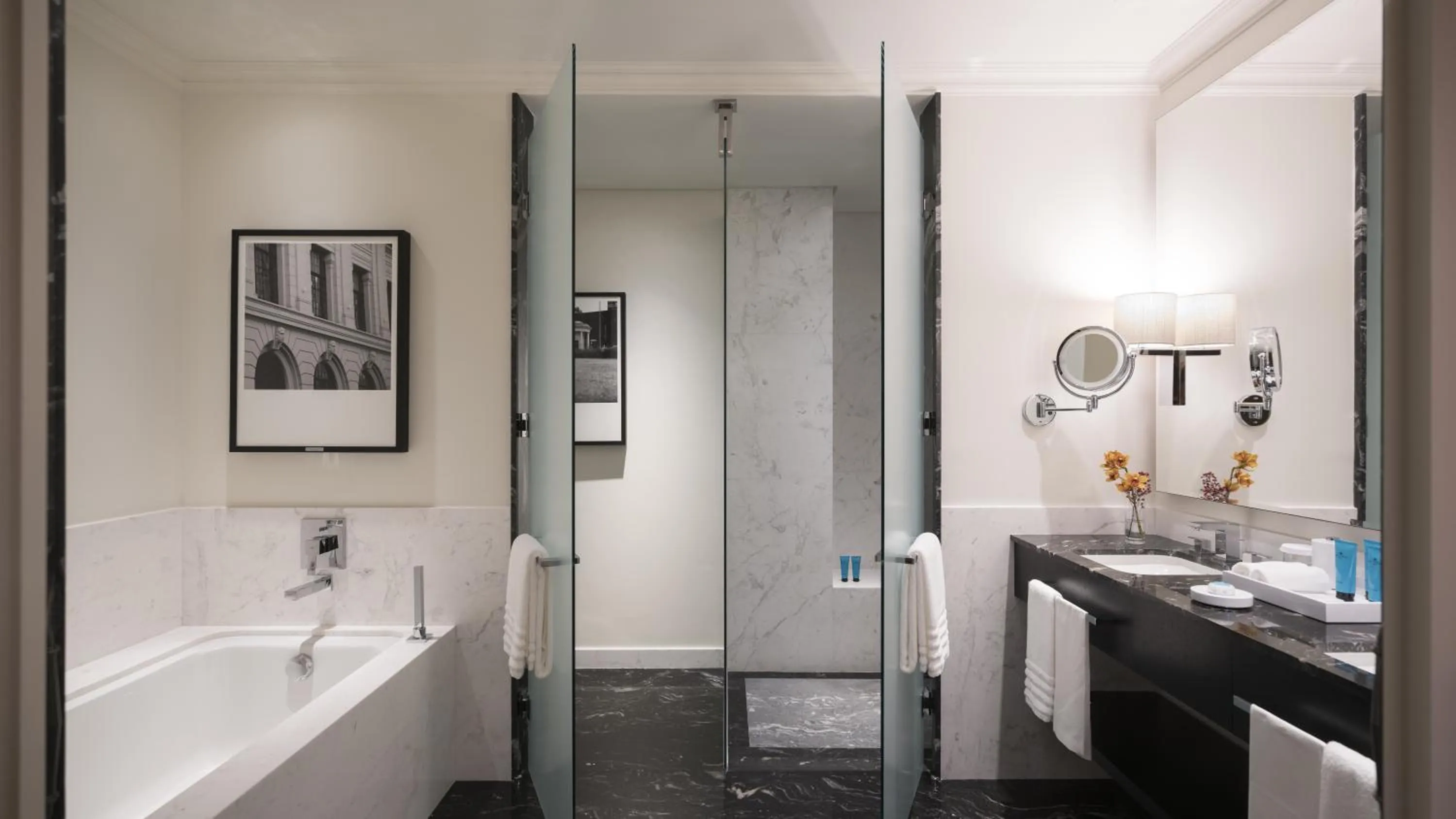 Bathroom in Palácio Tangará, Oetker Hotels